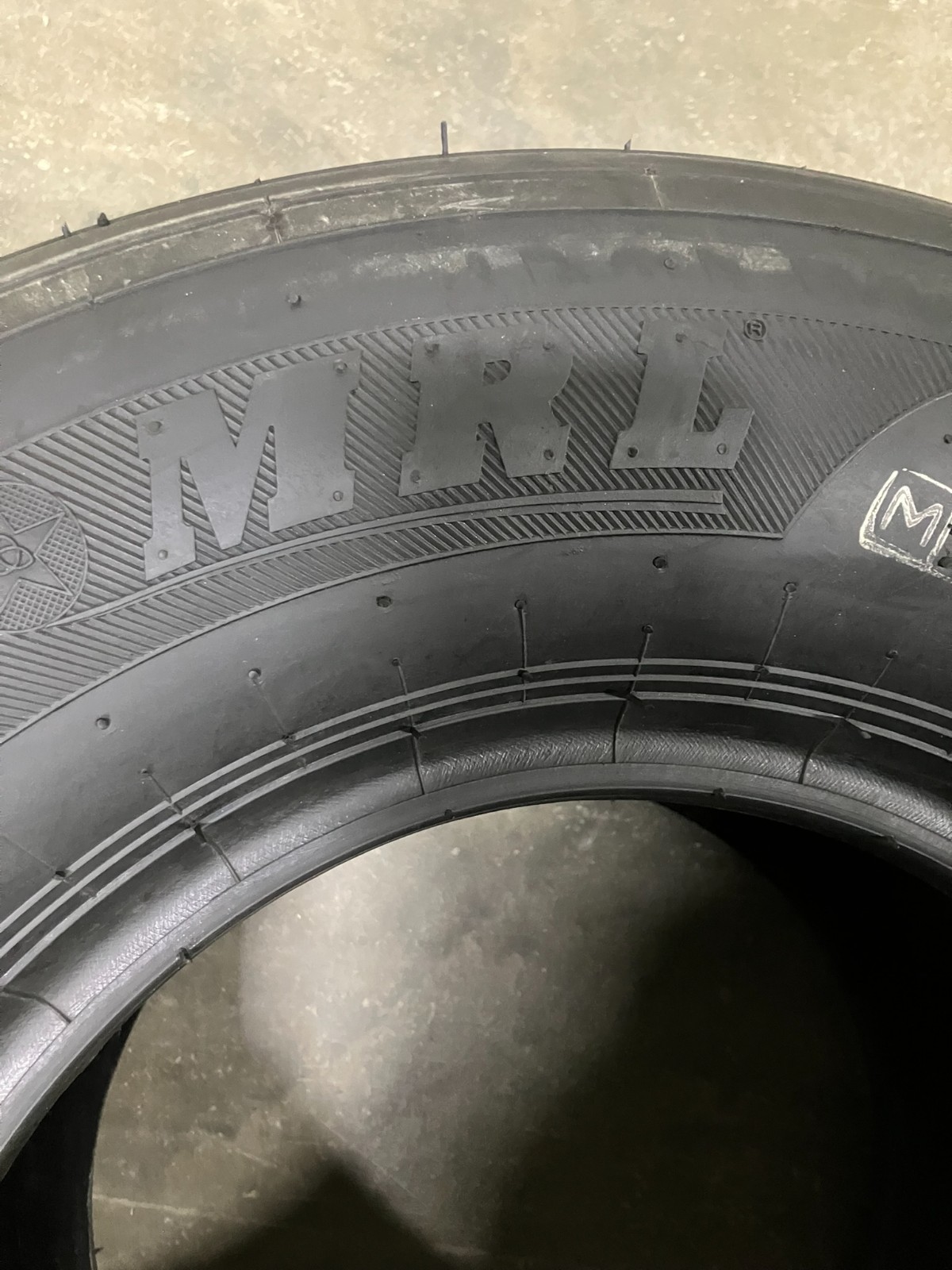 New Baler Tire 31 13.50 15 MRL Rib Implement Heavy 12 ply Tubeless 31×13.50-15