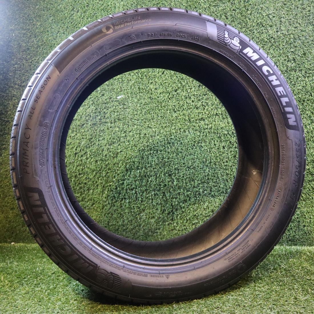 4 255 50 21 Michelin Primacy A/S with 85% Tread 8/32 109H #28000
