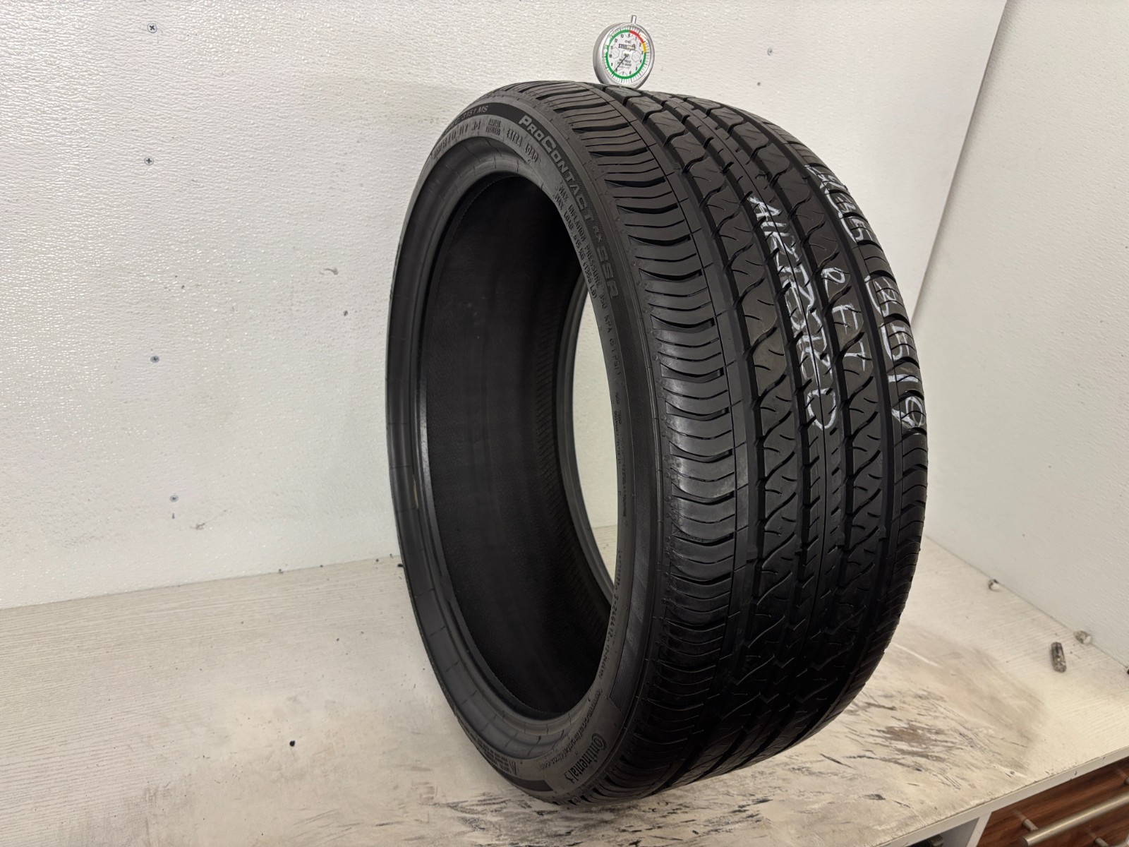 1 Tire 235 35 19 Continental ProContact RX Run Flat (8.20/32=90% Tread Left) 91V