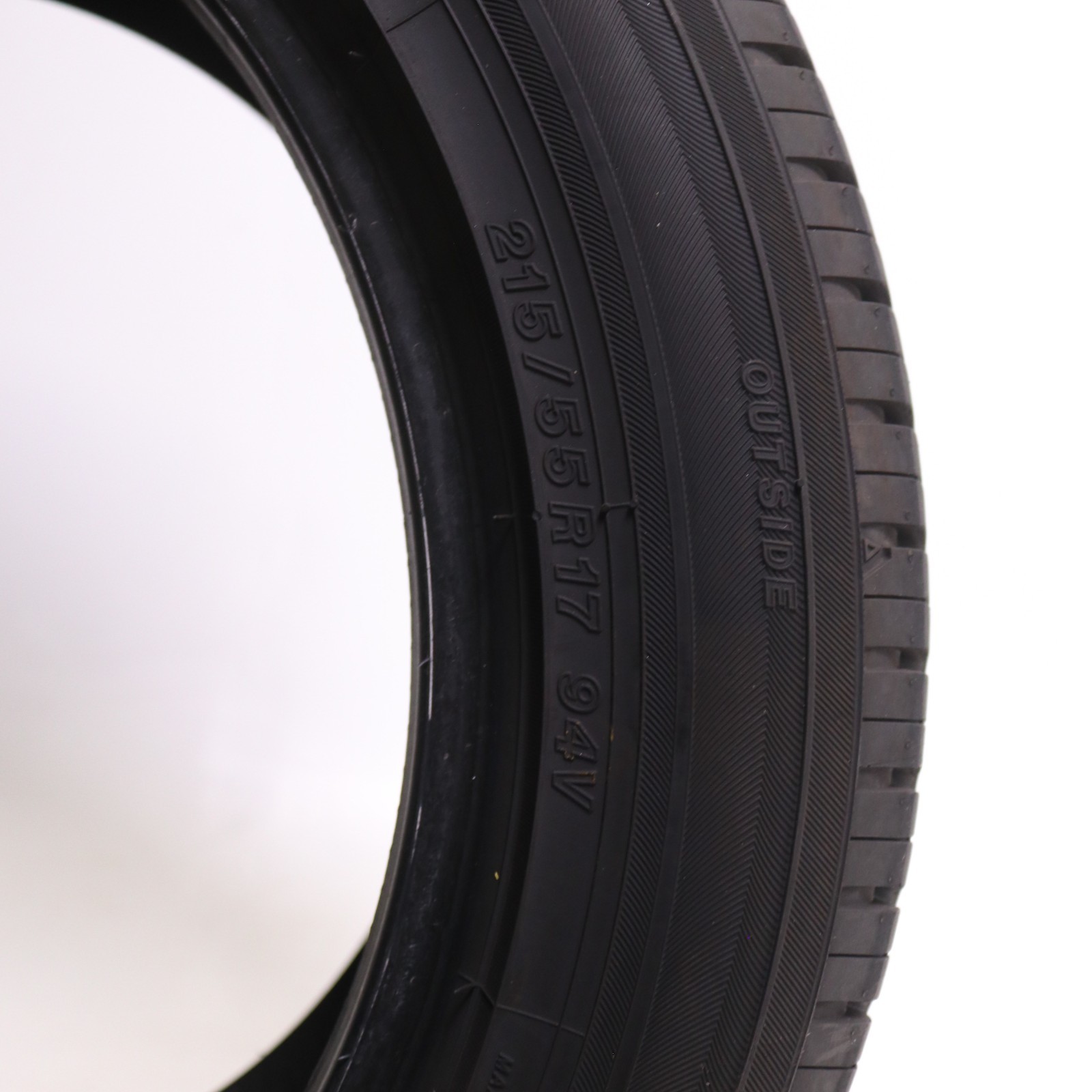 Set of 2 Used 215/55R17 Yokohama YK-GTX – 94V – 9.5-10.5/32