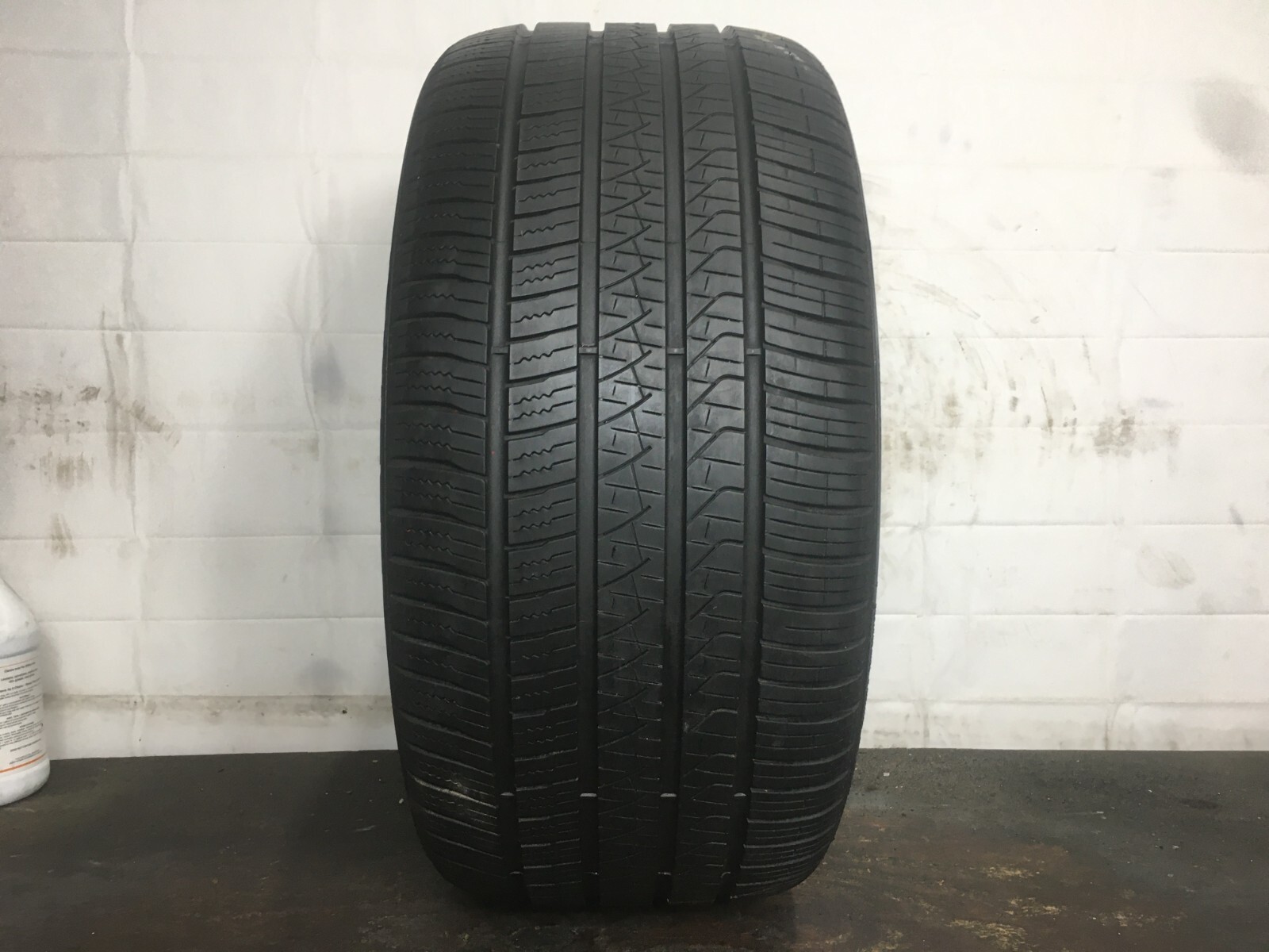 [1] Pirelli Scorpion Zero All Season P315/40R21 315 40 21 Tire 7.25-8.25/32