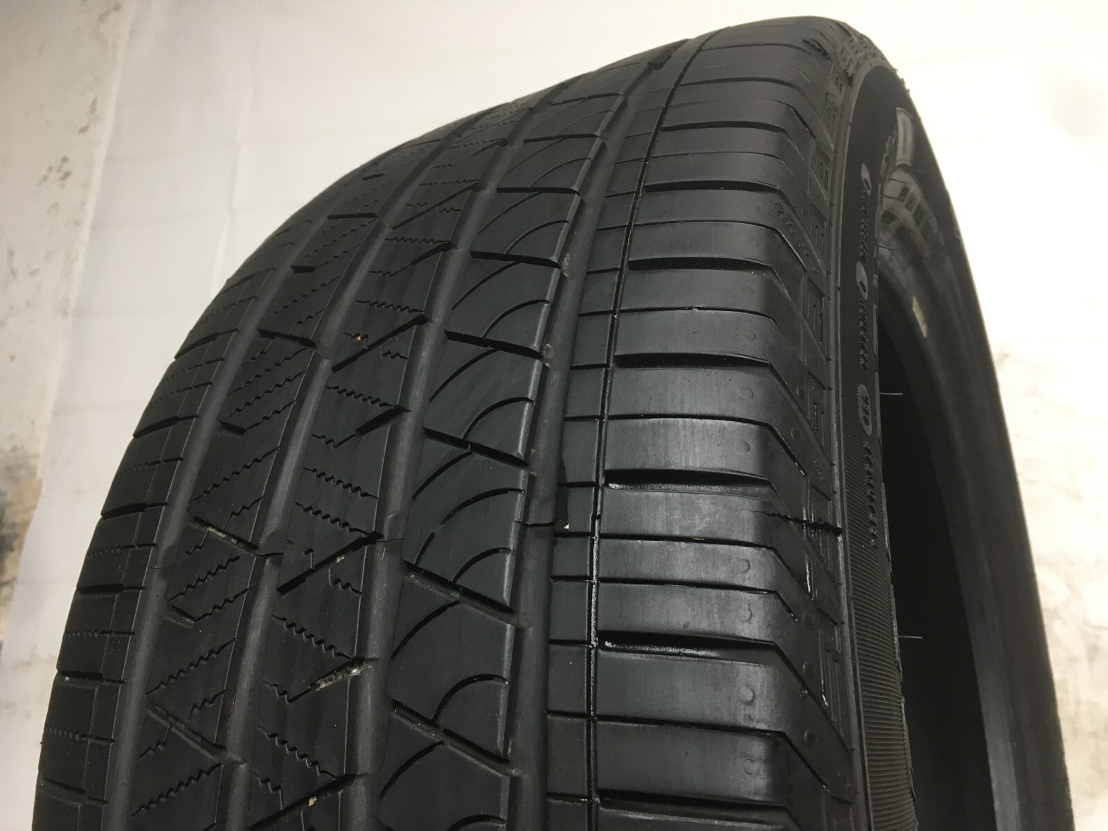 [1] Continental CrossContact LX Sport SSR Run Flat 275 45 20 Tire 6.75-7.25/32