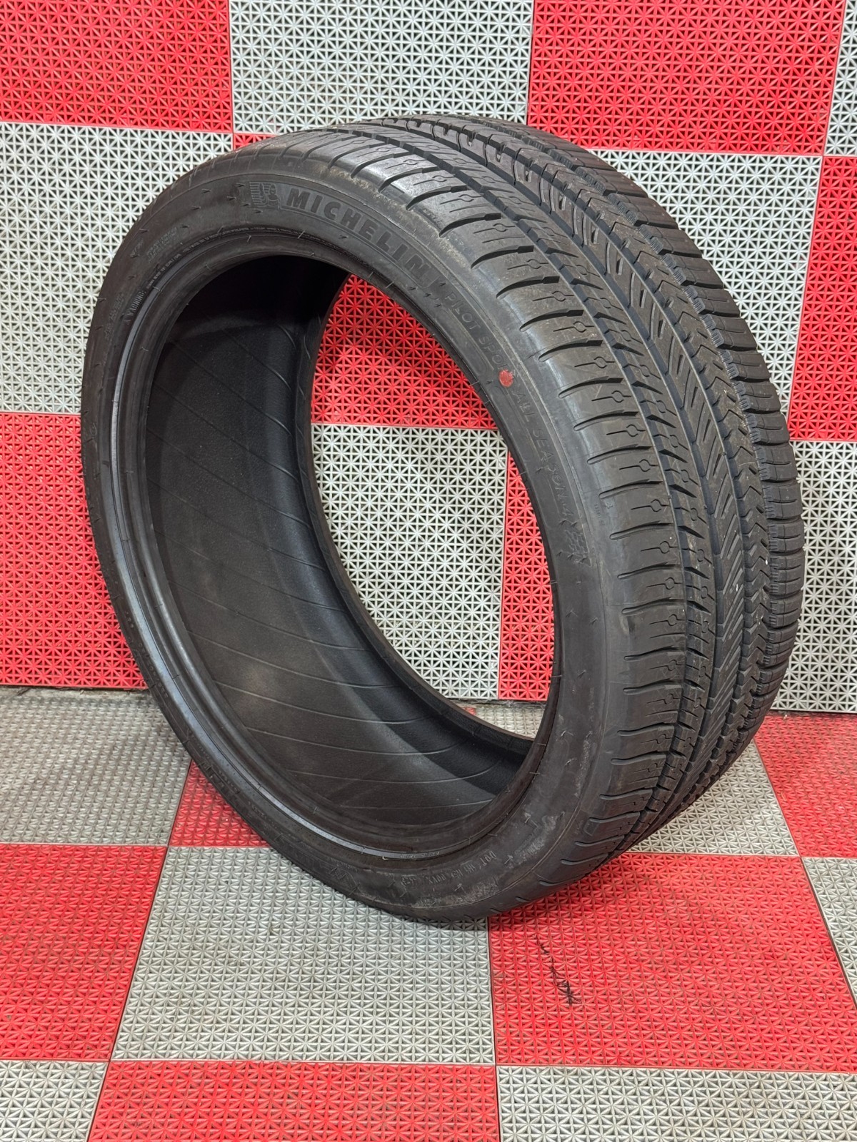 1x New 235/40 R20 Michelin Pilot Sport All Season 4 Tire 11/32 Tread 235/40/20