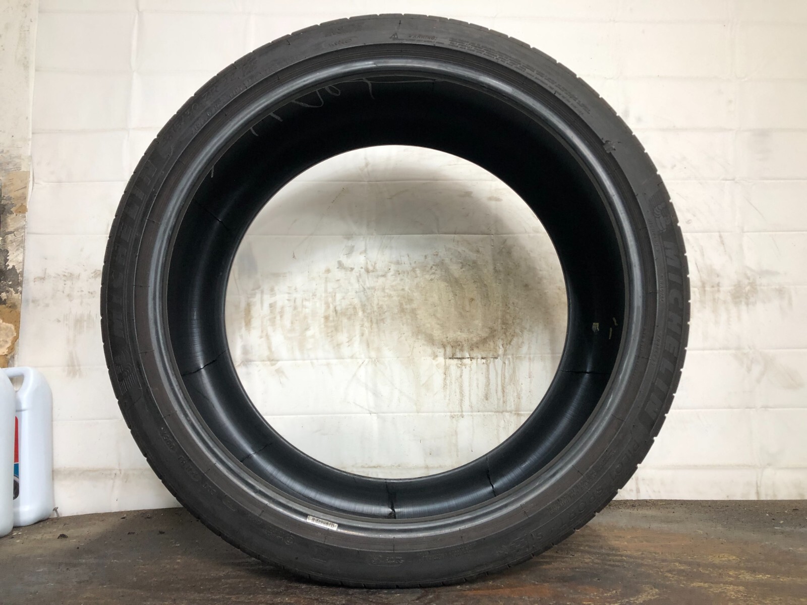 [1] Michelin Pilot Sport 4S P315/30ZR22 315 30 22 Tire 6.0-6.75/32