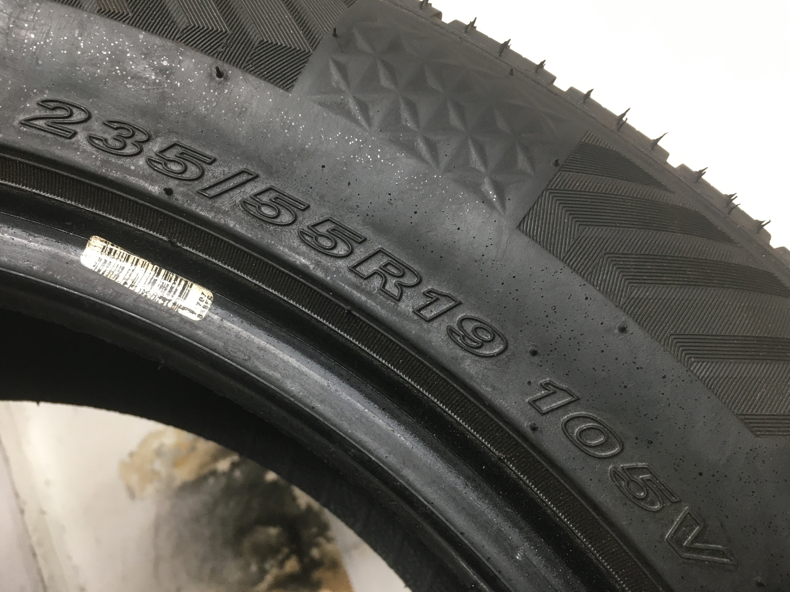 [1] Nexen N5000 Platinum P235/55R19 235 55 19 Tire – Driven Once