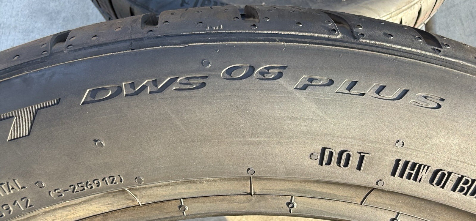 2 BRAND NEW 285/35ZR18 101Y Continental ExtremeContact DWS 06 Plus DWS06+ Tires