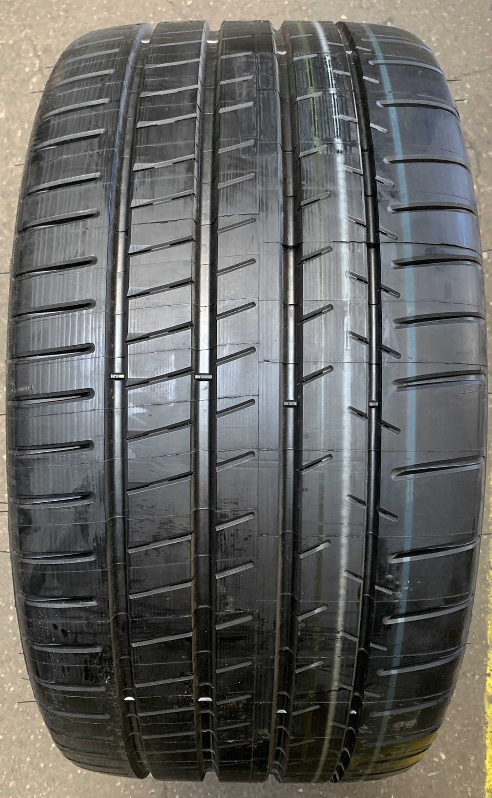 1 Summer Tire 275/30 R20 97Y Michelin Pilot Super Sport * 228-20-8A