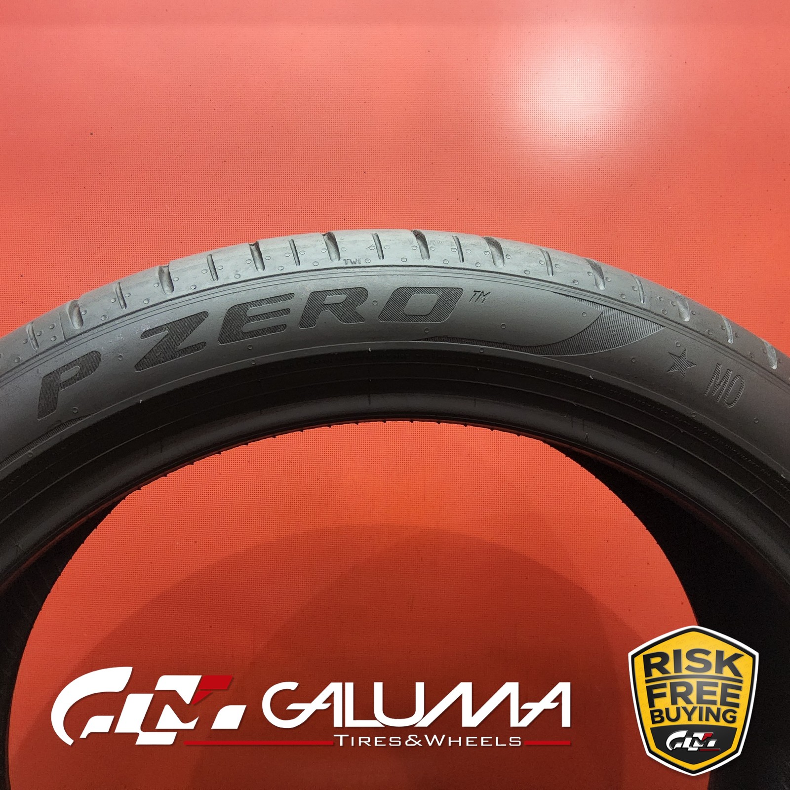 Set of 2 Tires Pirelli P-Zero (PZ4) ★ MO XL 245/40/20 R20 99Y No Repairs #95901