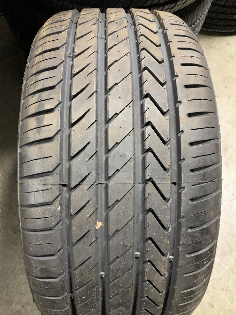 1 New 235 30 20 Lexani LX-Twenty All Season Tire
