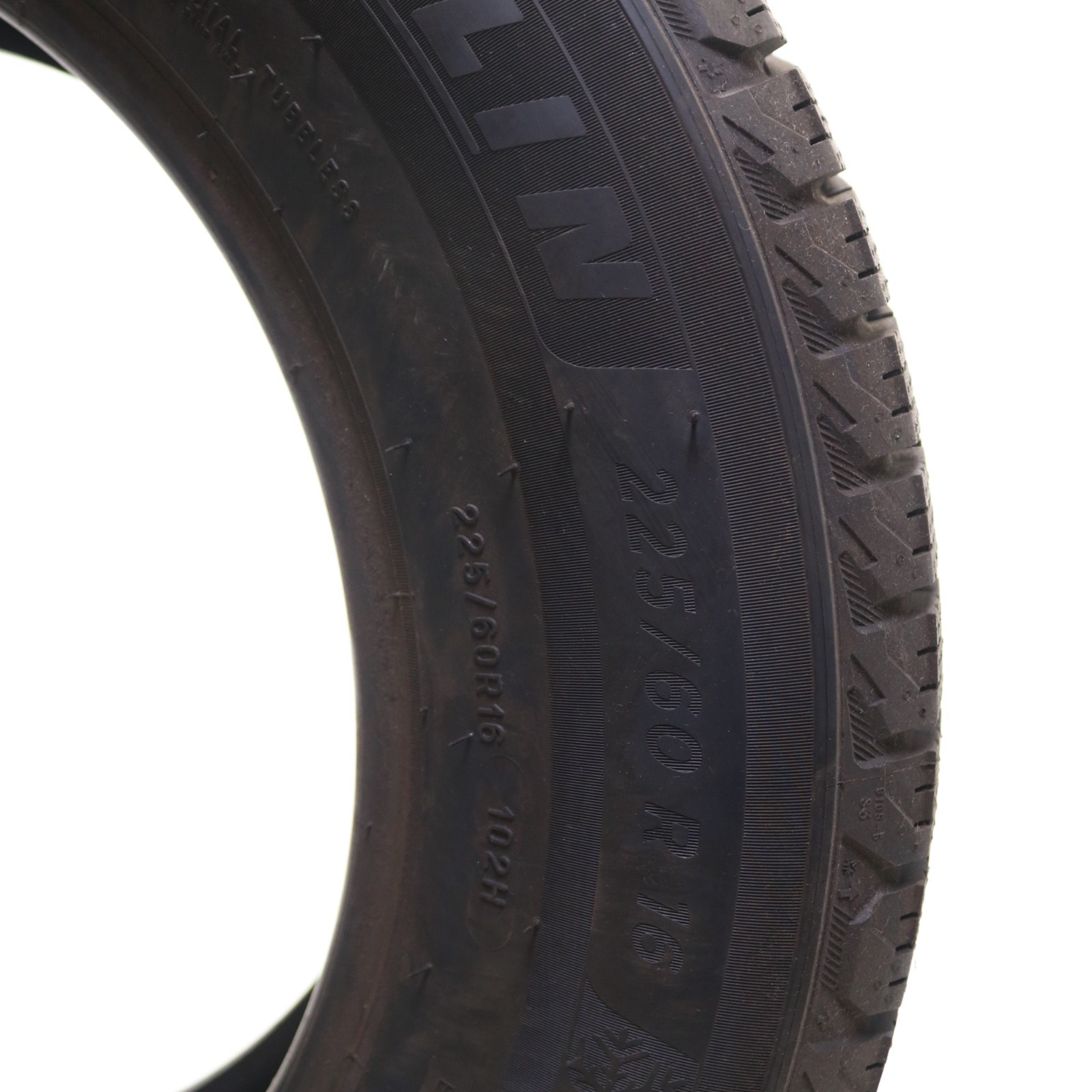 Set of 4 New 225/60R16 Michelin X-ICE Snow – 102H – 10/32