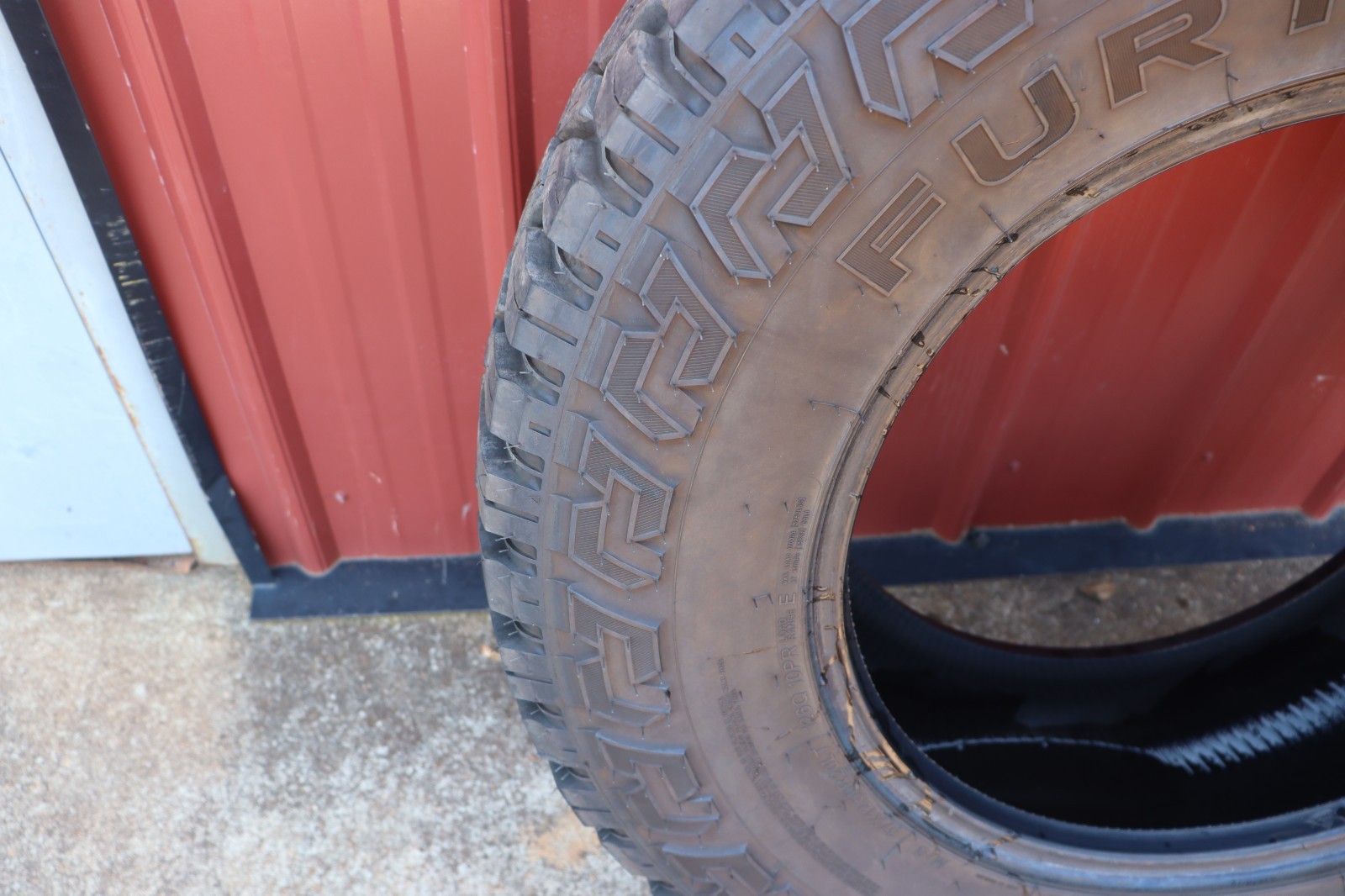 TIRE FURY COUNTRY HUNTER R/T 37X12.50 R20 LT 20″ 126Q