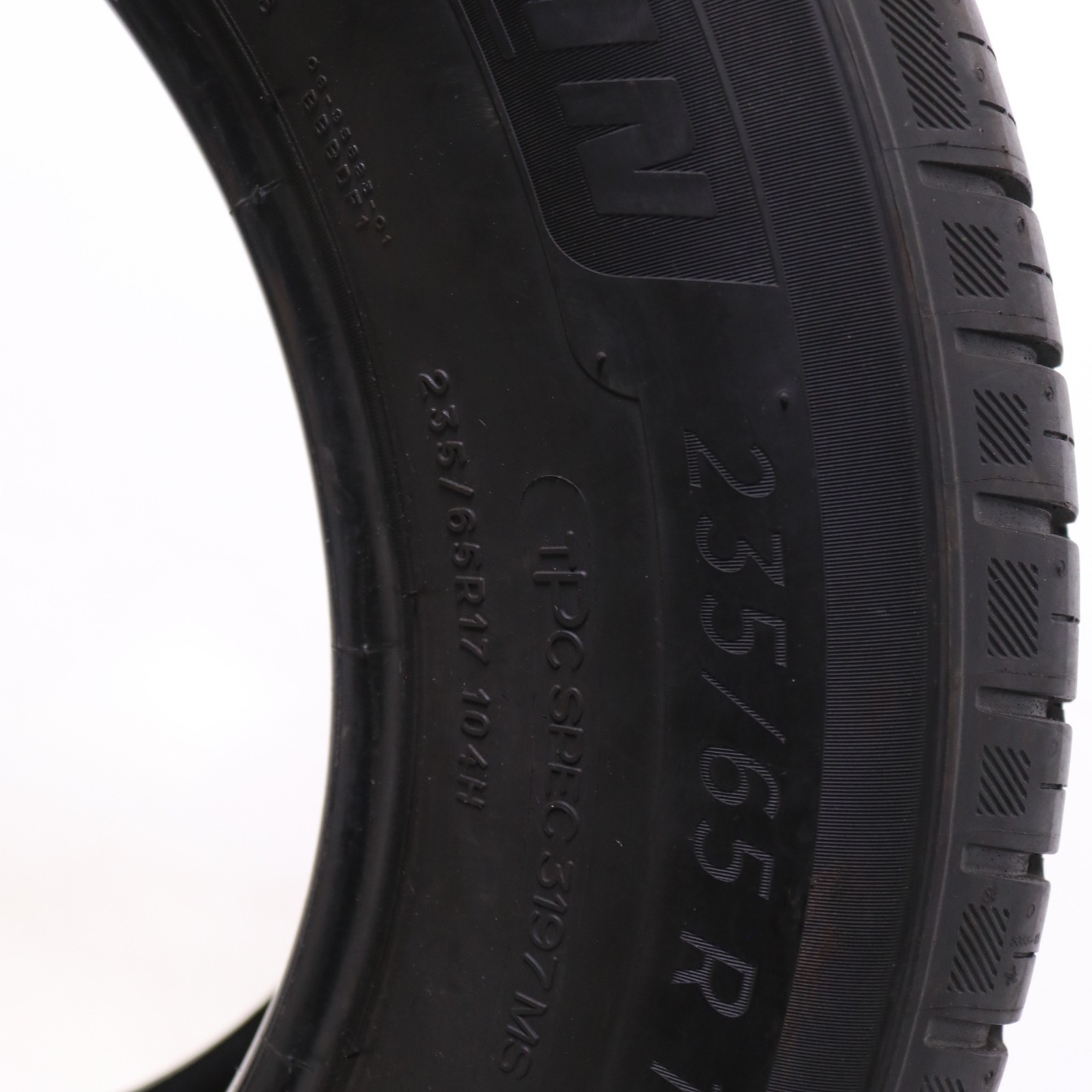 Set of 4 Used 235/65R17 Michelin Primacy A/S – 104H – 7-7.5/32