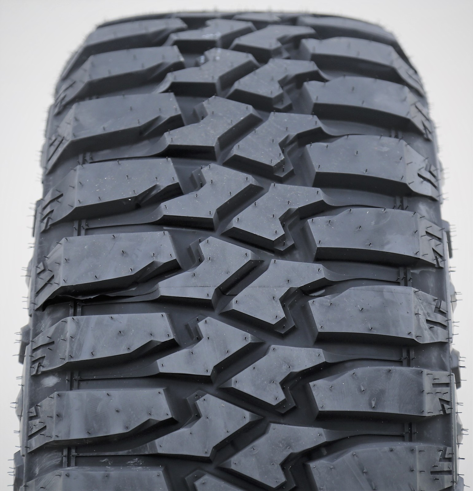 4 Tires Evoluxx Rotator M/T LT 275/70R18 Load E 10 Ply MT Mud