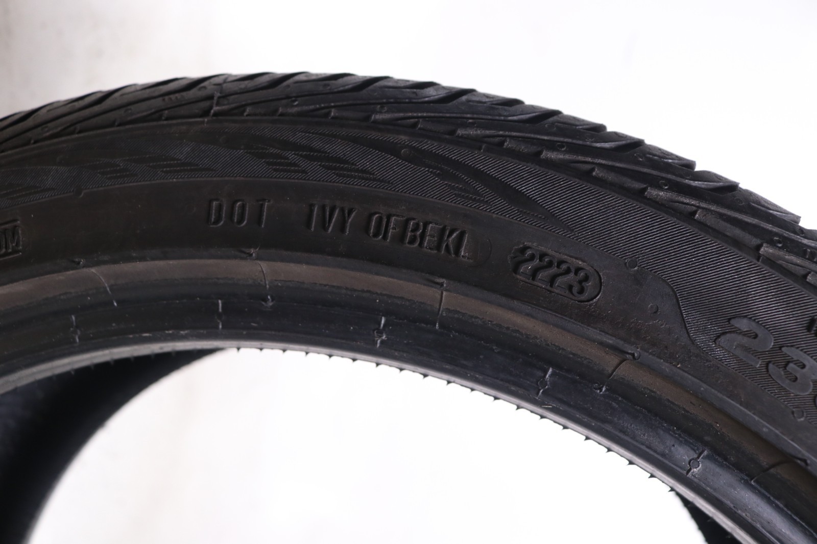 Set of 2 Used 235/40R18 Continental ContiProContact – 91W – 6.5-7/32 No Repairs