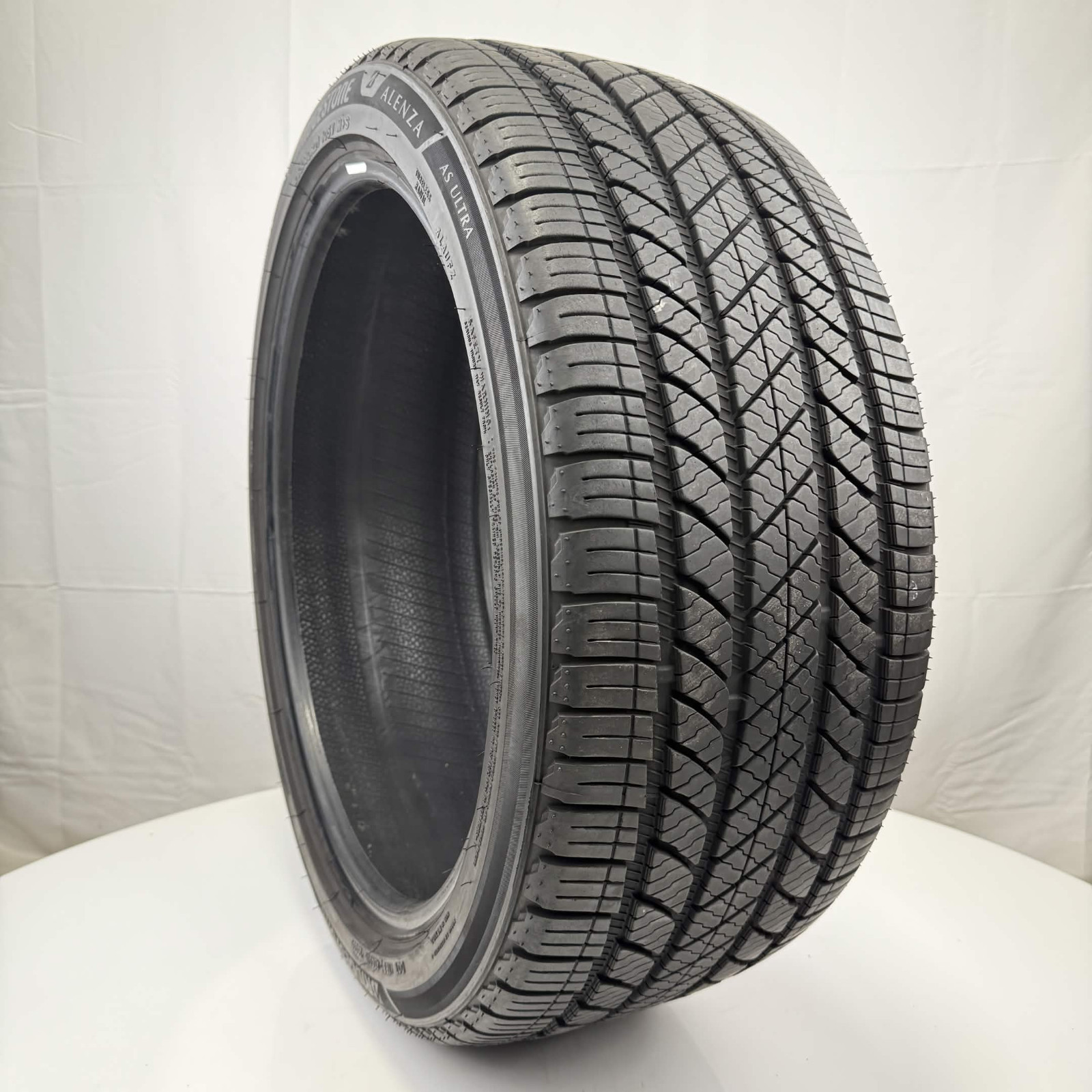 Used 265/40R21 Bridgestone Alenza AS Ultra 105V 8/32 (DOT 23)