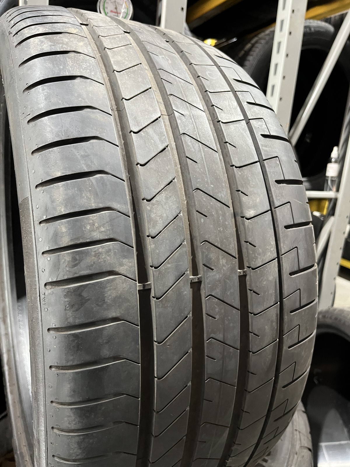 1 Tire Pirelli P Zero PZ4 ★ BMW 285/35R21 105Y DOT.1323 6.25/32