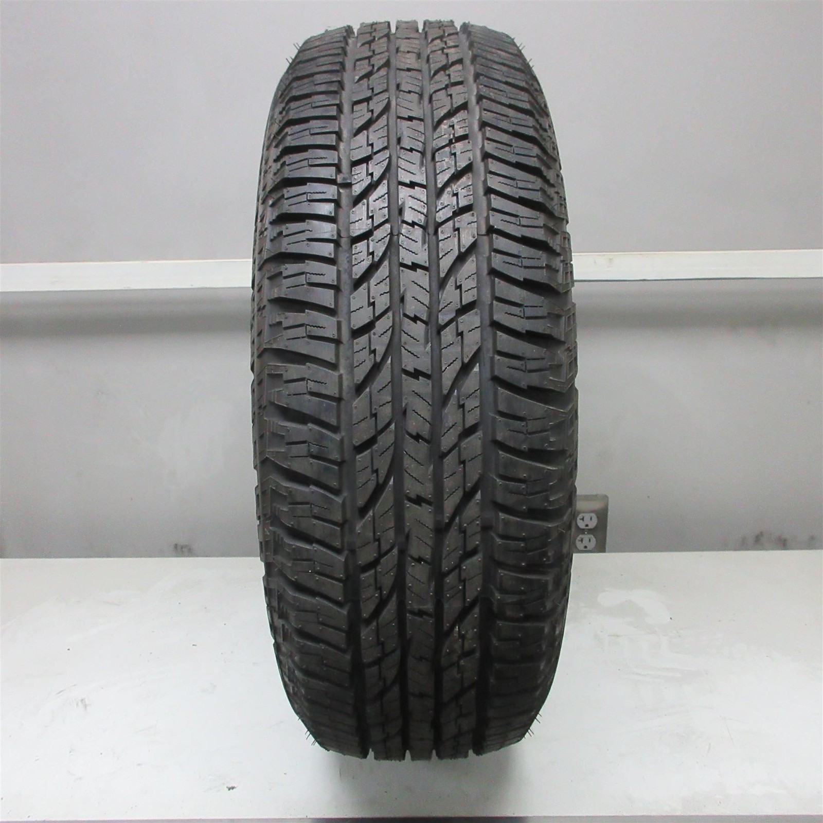 215/65R16 Yokohama Geolandar A/T G015 98H Used Tire (12/32nd) (QTY 1)