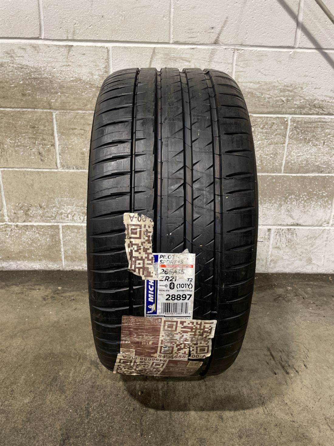 1x P265/35R21 Michelin Pilot Sport 4S T2 8/32 101 Y New Tire 2653521