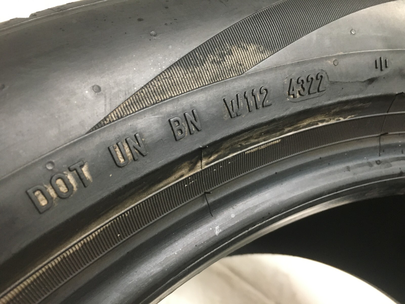 [1] Pirelli Scorpion Zero All Season P315/40R21 315 40 21 Tire 8.25-9.0/32