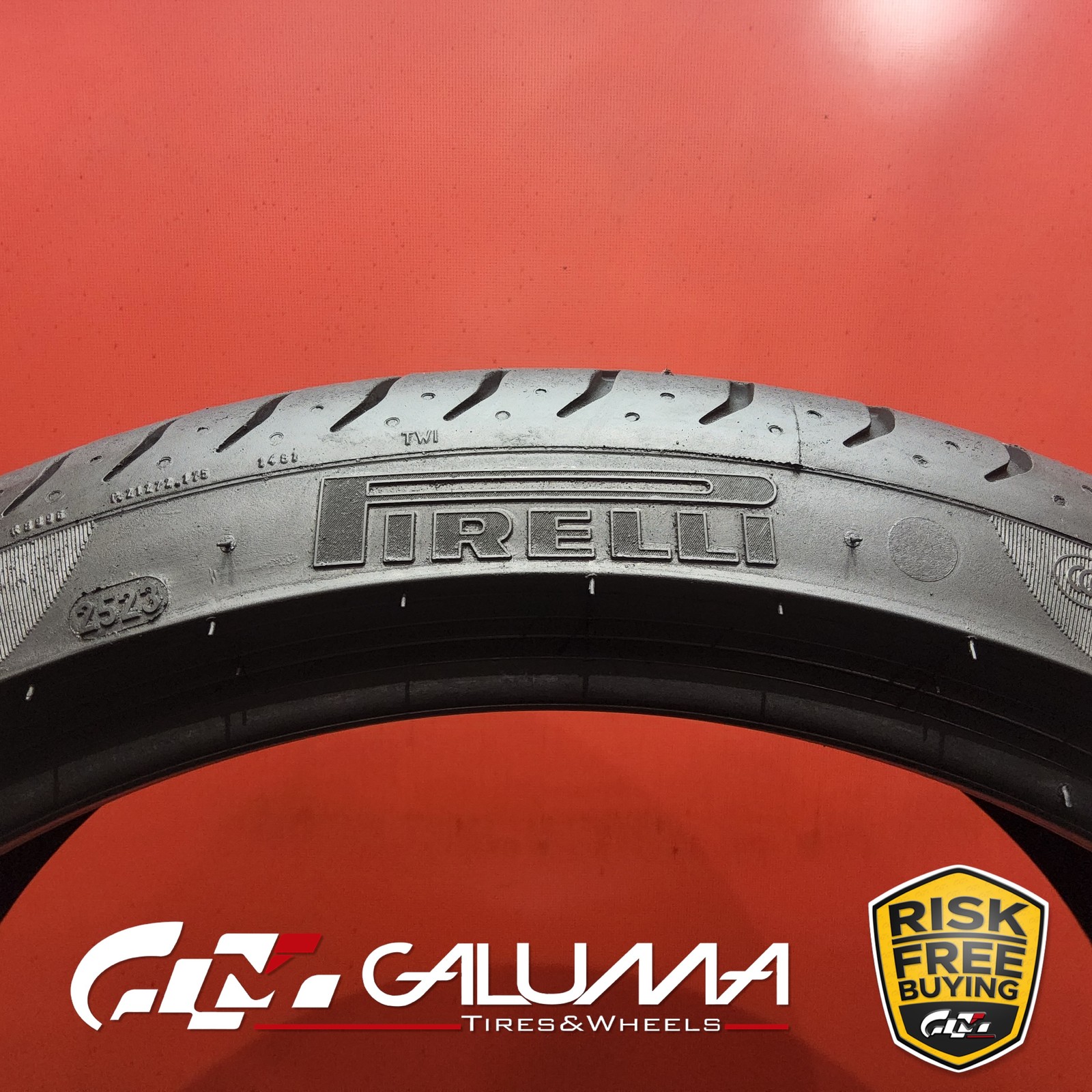1 Tire Pirelli P Zero (N0) 245/35ZR20 245/35/20 2453520 91Y No Repairs #94945