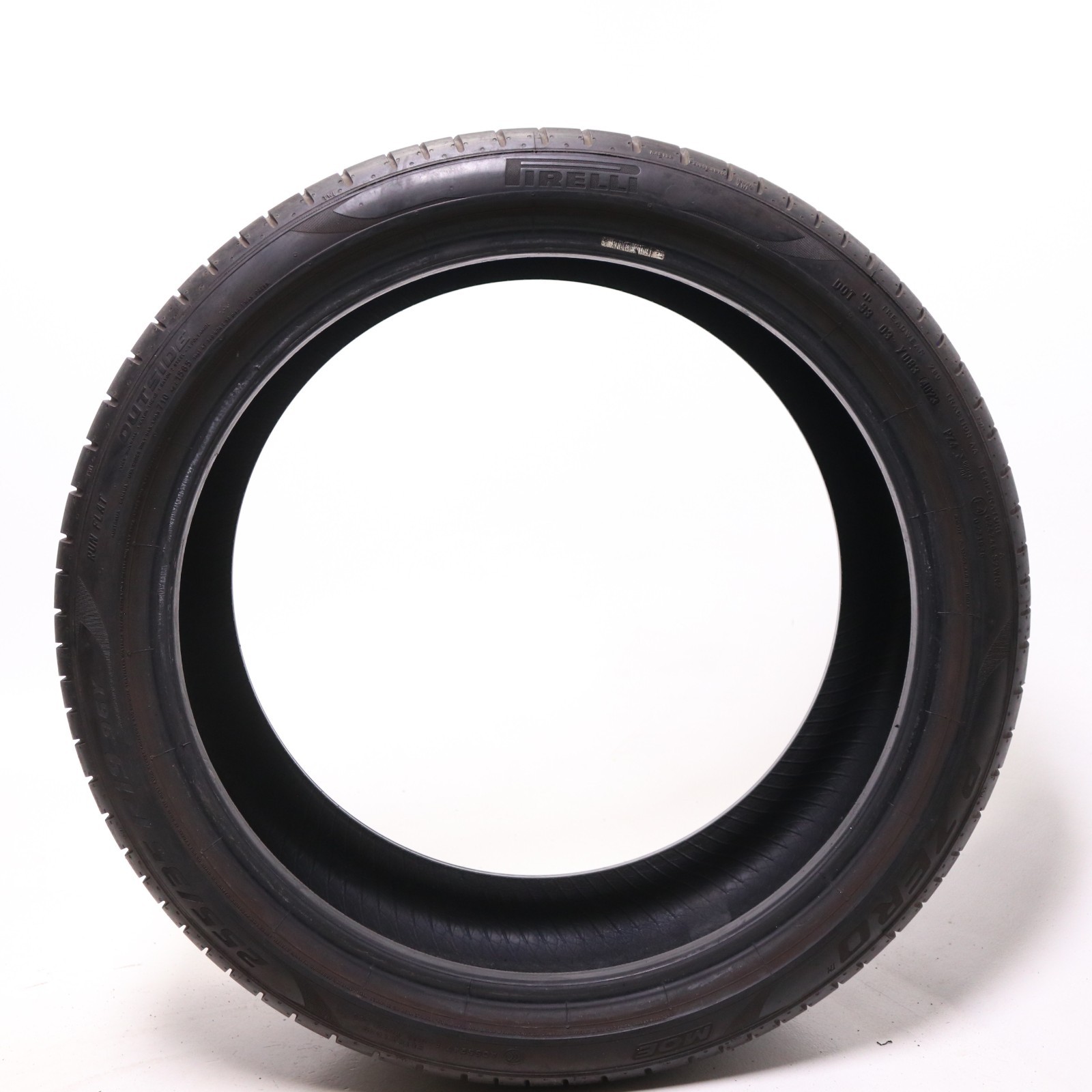 Set of 2 Used 255/35R19 Pirelli P Zero PZ4 MOE Run Flat – 96Y – 5-5.5/32