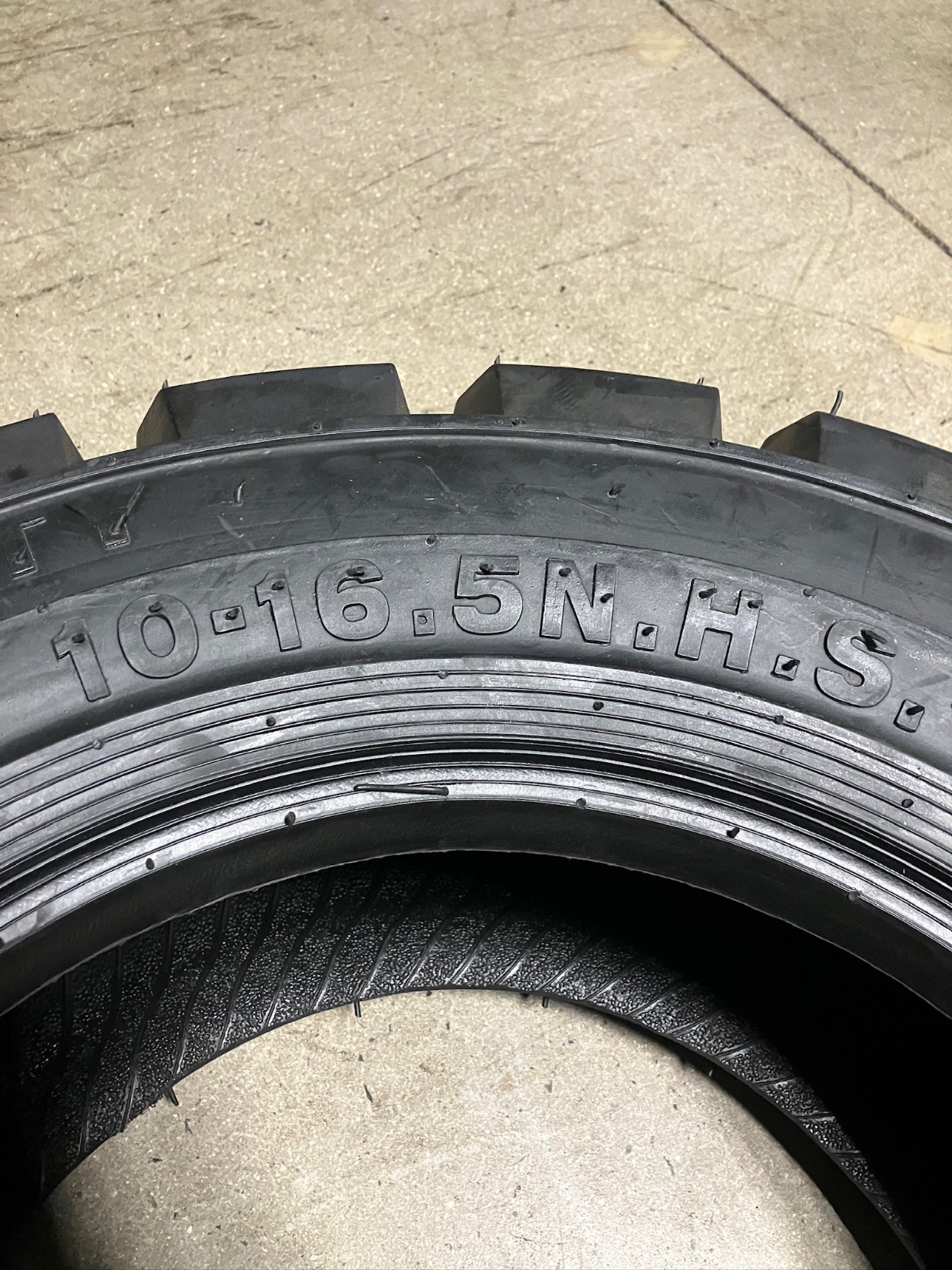 1 New 10 – 16.5 NHS 12 Ply Forerunner SKS-7 L4/L5 Skid Steer/Loader Tire
