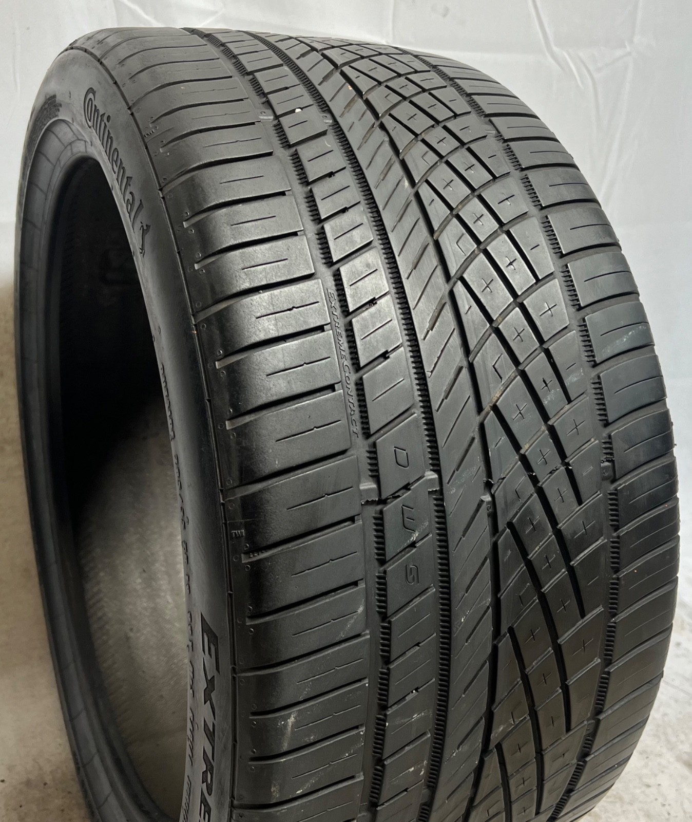 1 – NICE 285/35ZR19 SL (99Y) Continental ExtremeContact DWS06 – 7065