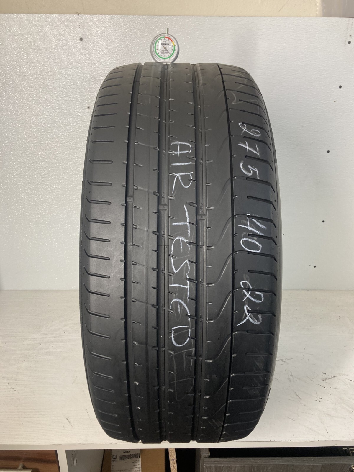 1 Tire 275 40 22 Pirelli P Zero LR (45-52% Tread Left) 108Y