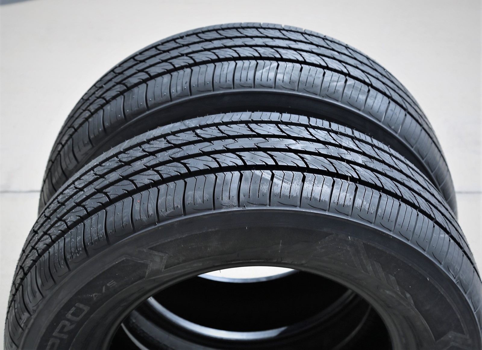 4 Tires Arroyo Eco Pro A/S 225/70R15 100T All Season
