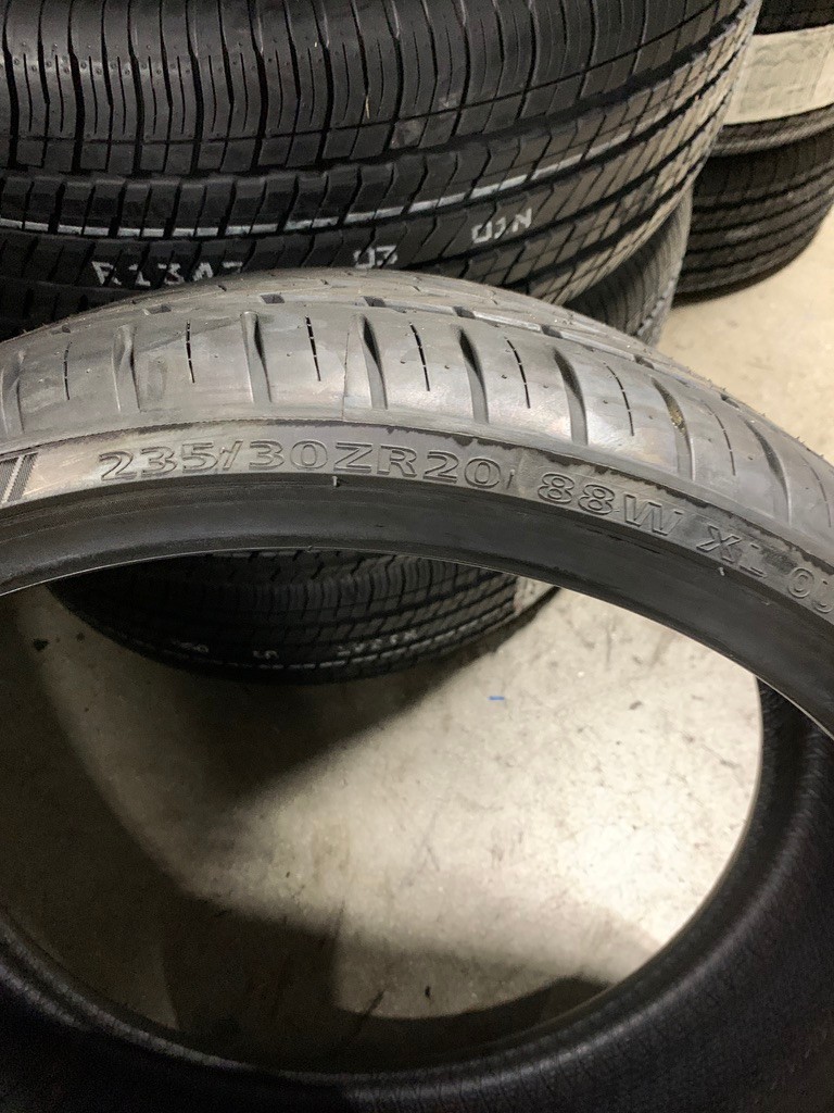 1 New 235 30 20 Lexani LX-Twenty All Season Tire