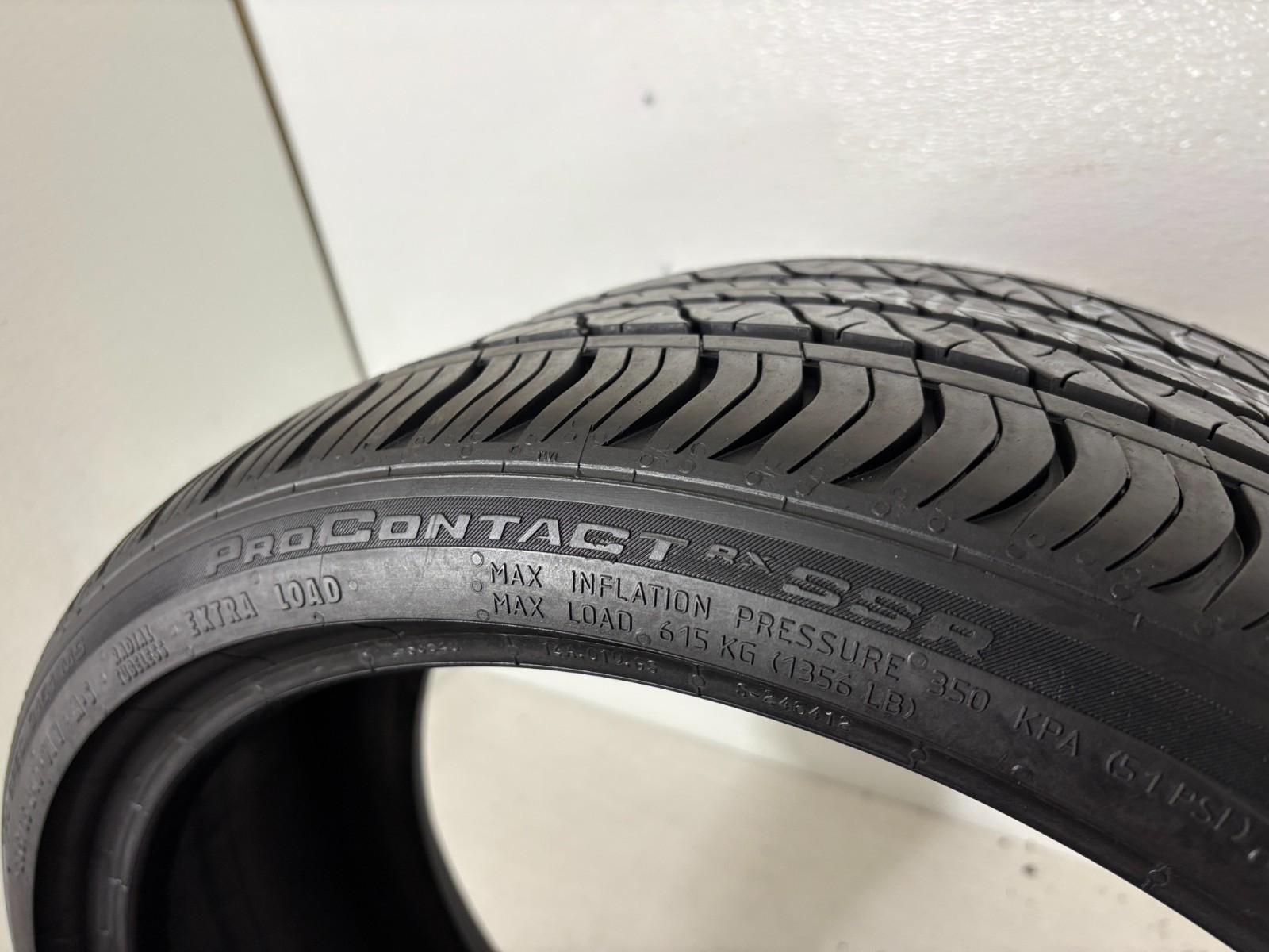 1 Tire 235 35 19 Continental ProContact RX Run Flat (8.20/32=90% Tread Left) 91V