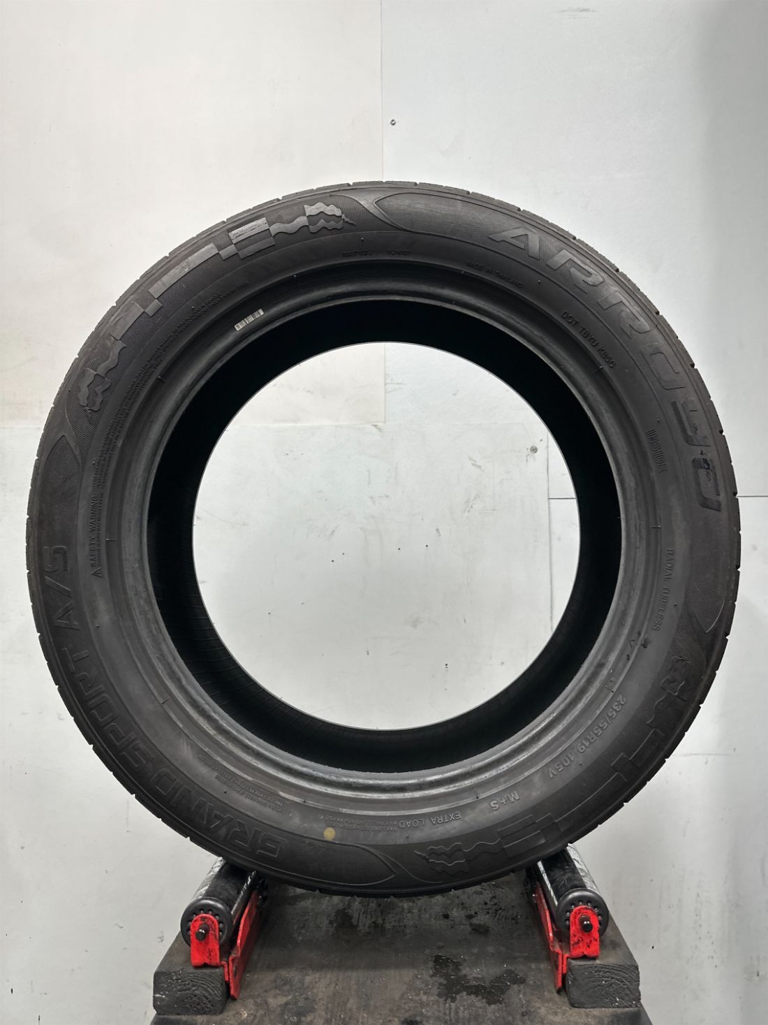 1 Used Arroyo Grand Sport A/S P235/55R19 2355519 235/55/19 105 V – 9/32