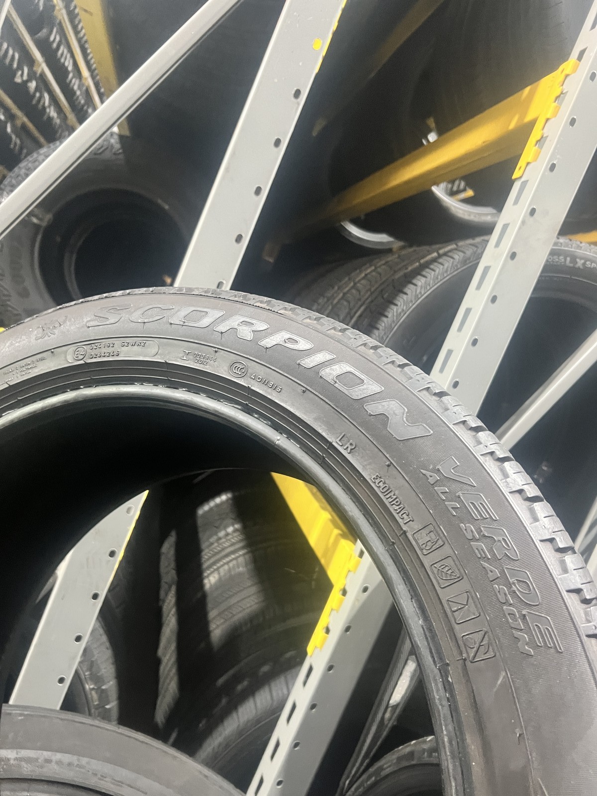 1 Tire Pirelli Scorpion Verde LR 275/45R21 110W DOT.0124 7.75/32