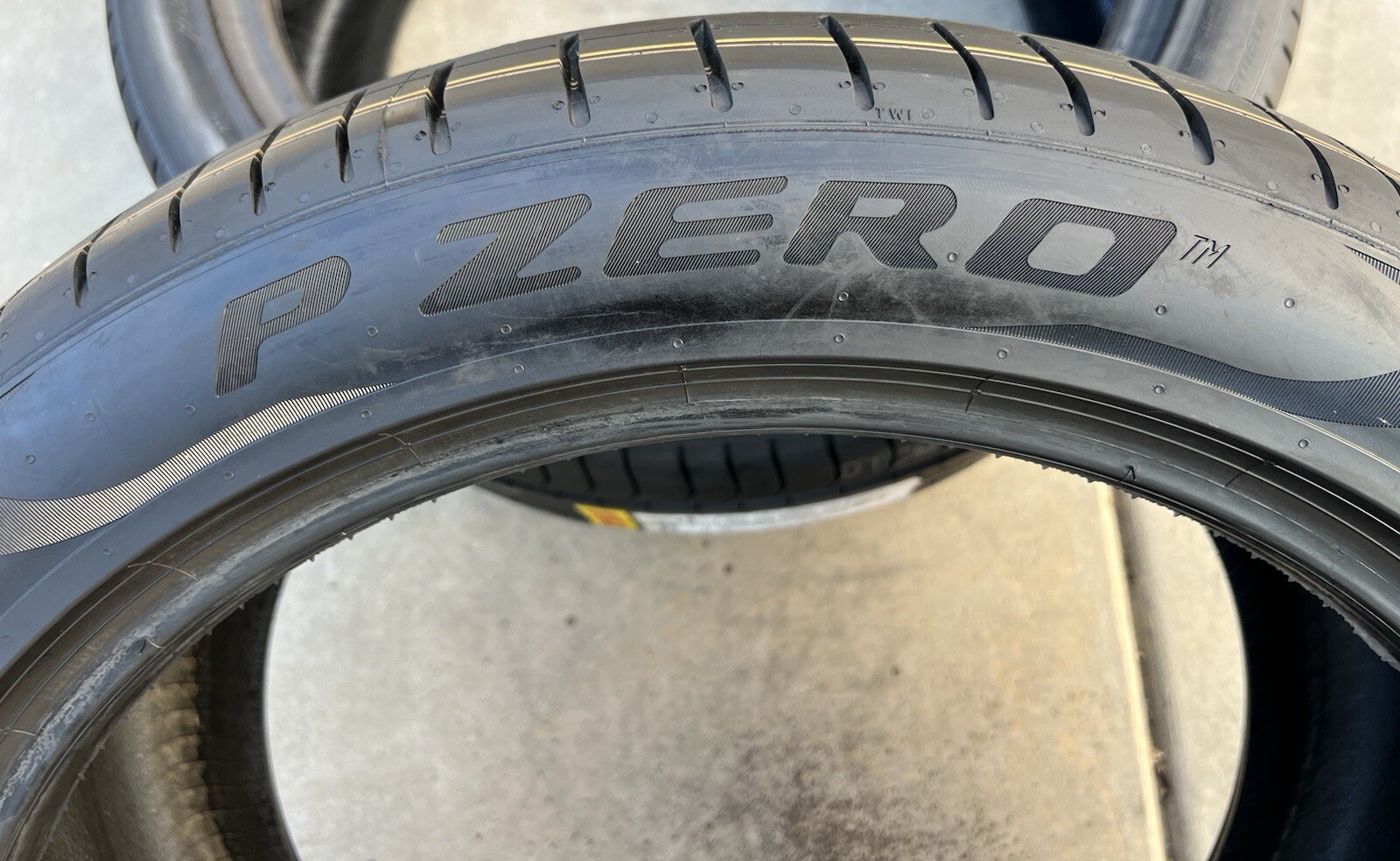 Set of TWO BRAND NEW 275/40R20 Pirelli P Zero PZ4 Run Flat RF RFT BMW Tires