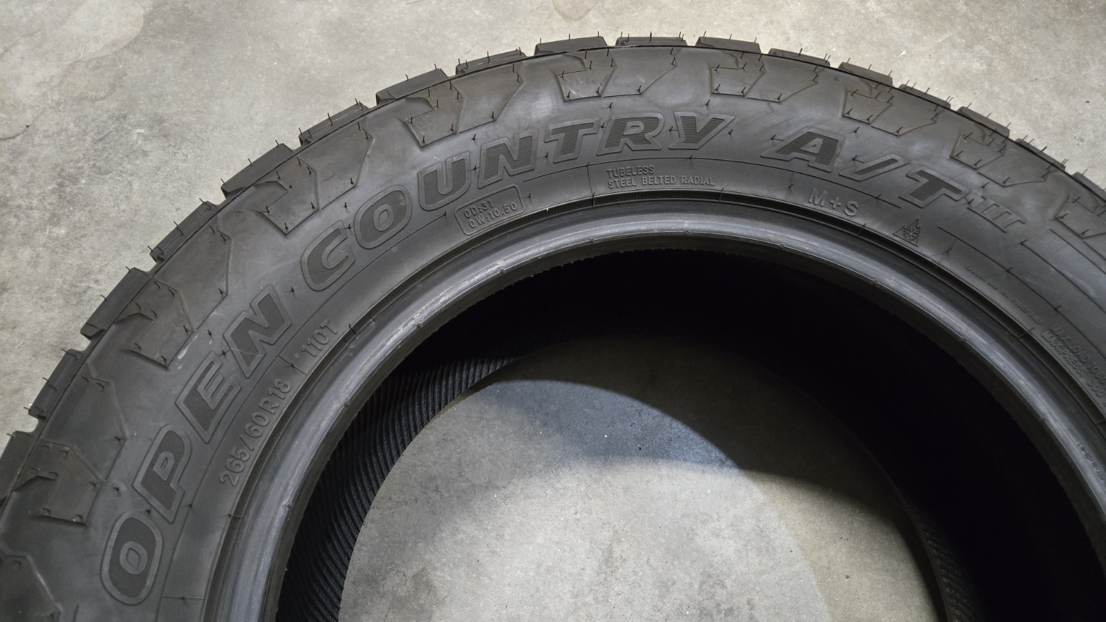 Used Single 265/60R18 Toyo Open Country A/T III 13/32″ M&S Light Truck tire