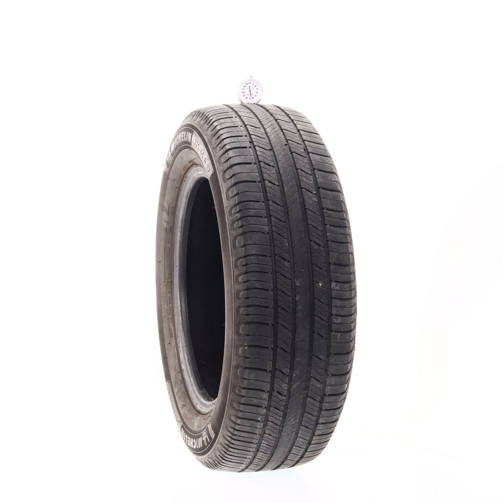Set of (4) Used 225/65R17 Michelin Defender 2 102H – 6.5-7/32
