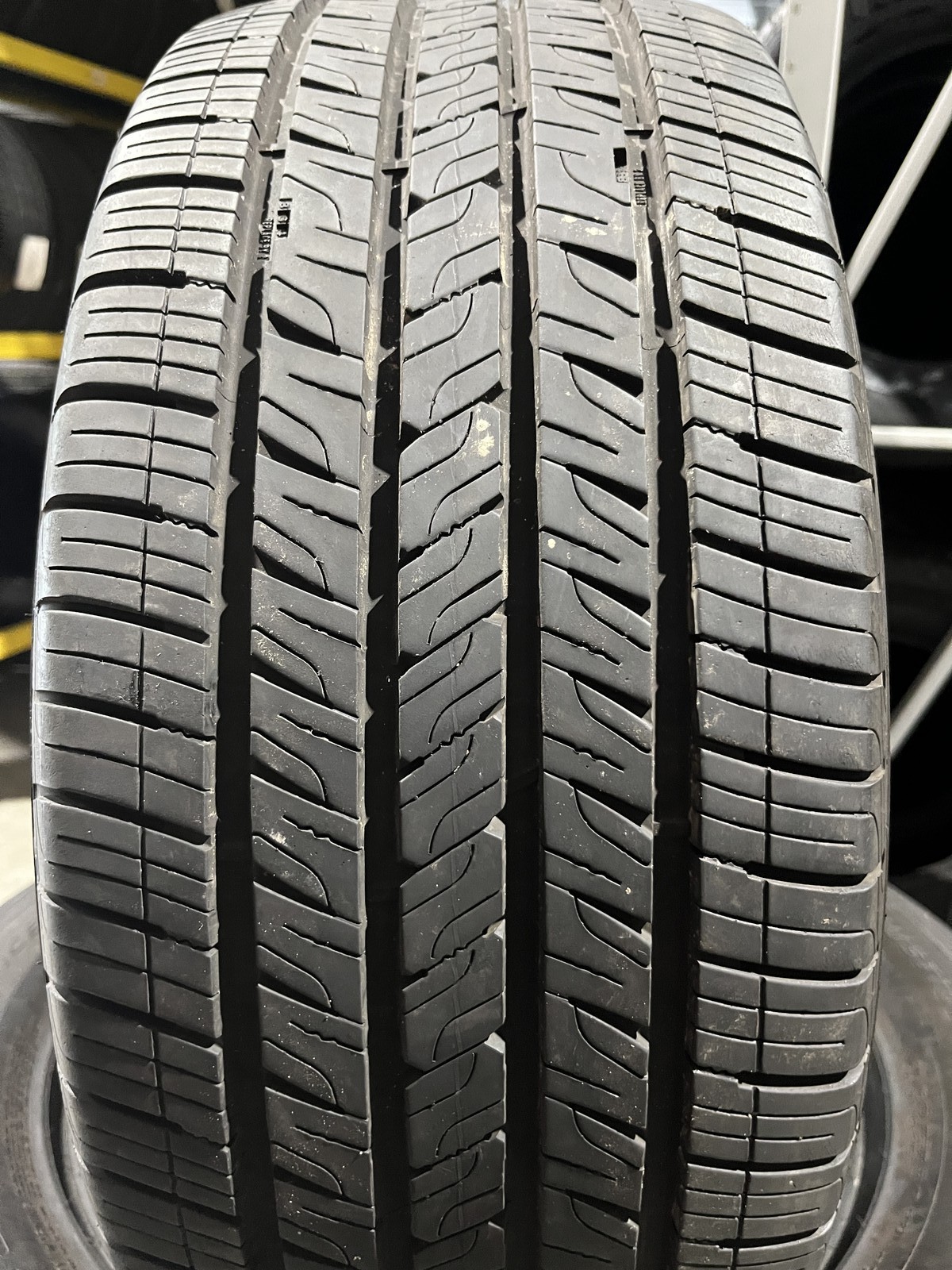 1 Tire Goodyear Assurance ComfortDrive 255/50R19 107V DOT.0124 9.5/32 NO Patch