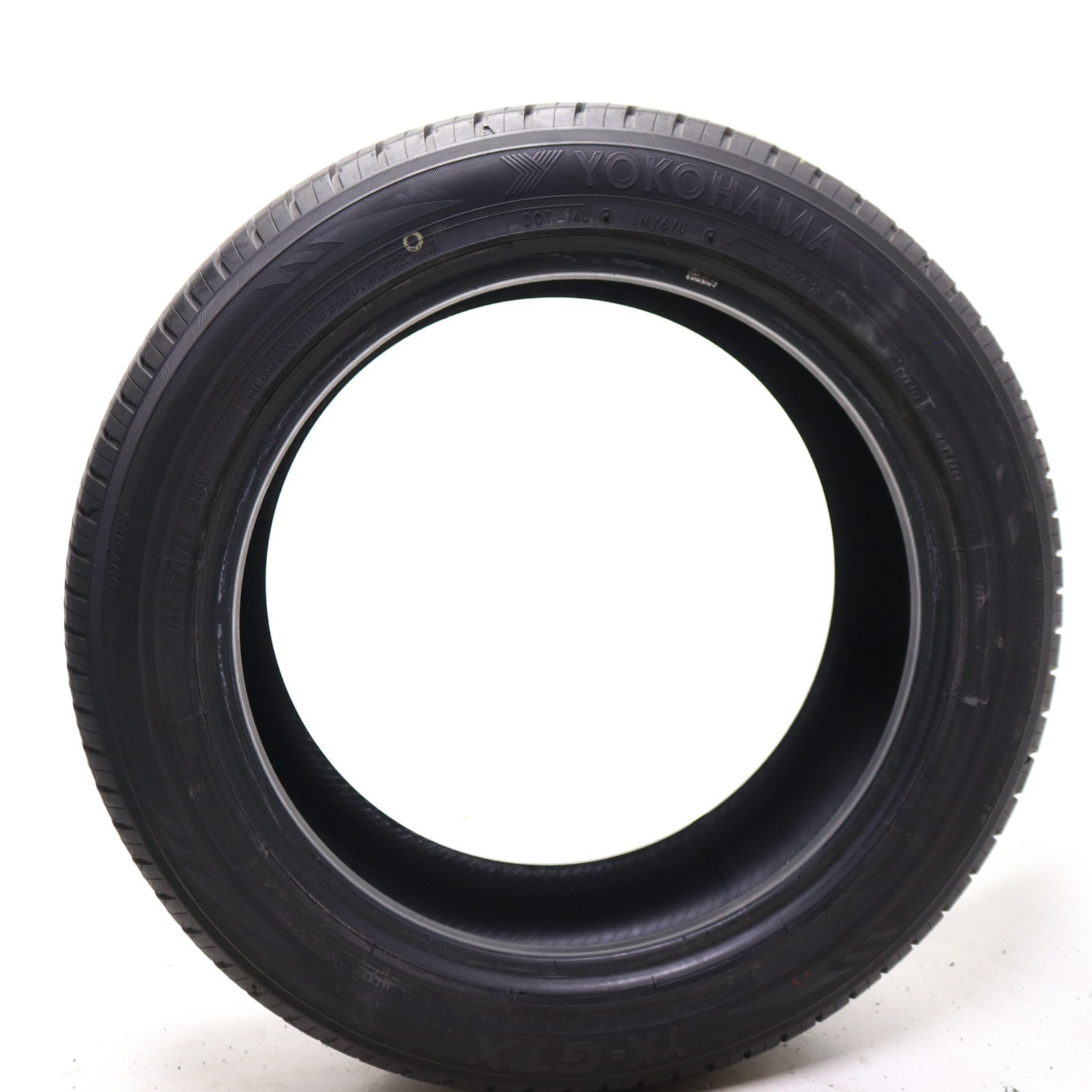 Set of 2 Used 215/55R17 Yokohama YK-GTX – 94V – 9.5-10.5/32