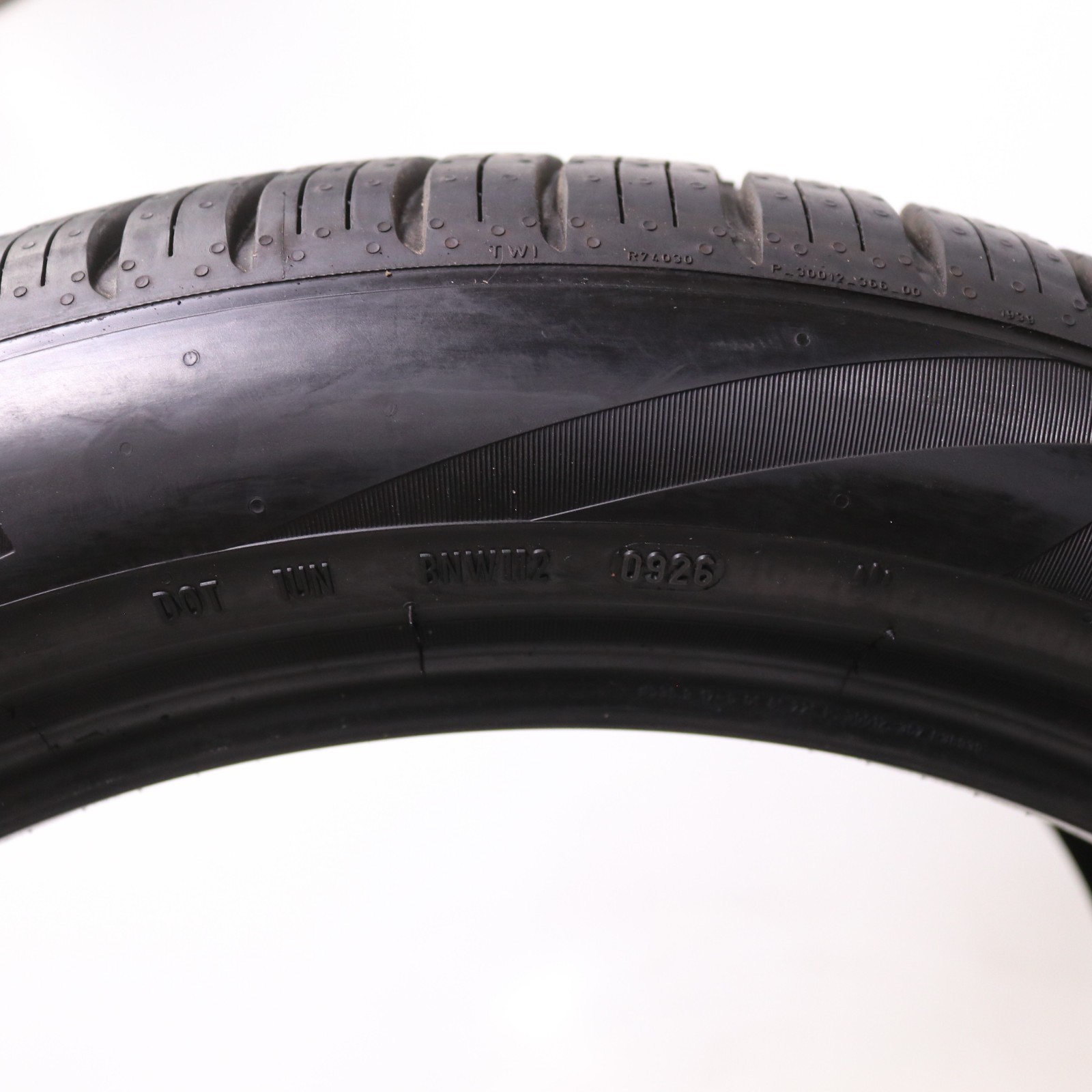 Set of 2 Used 315/40R21 Pirelli Scorpion Zero All Season MO – 111H – 9-10/32