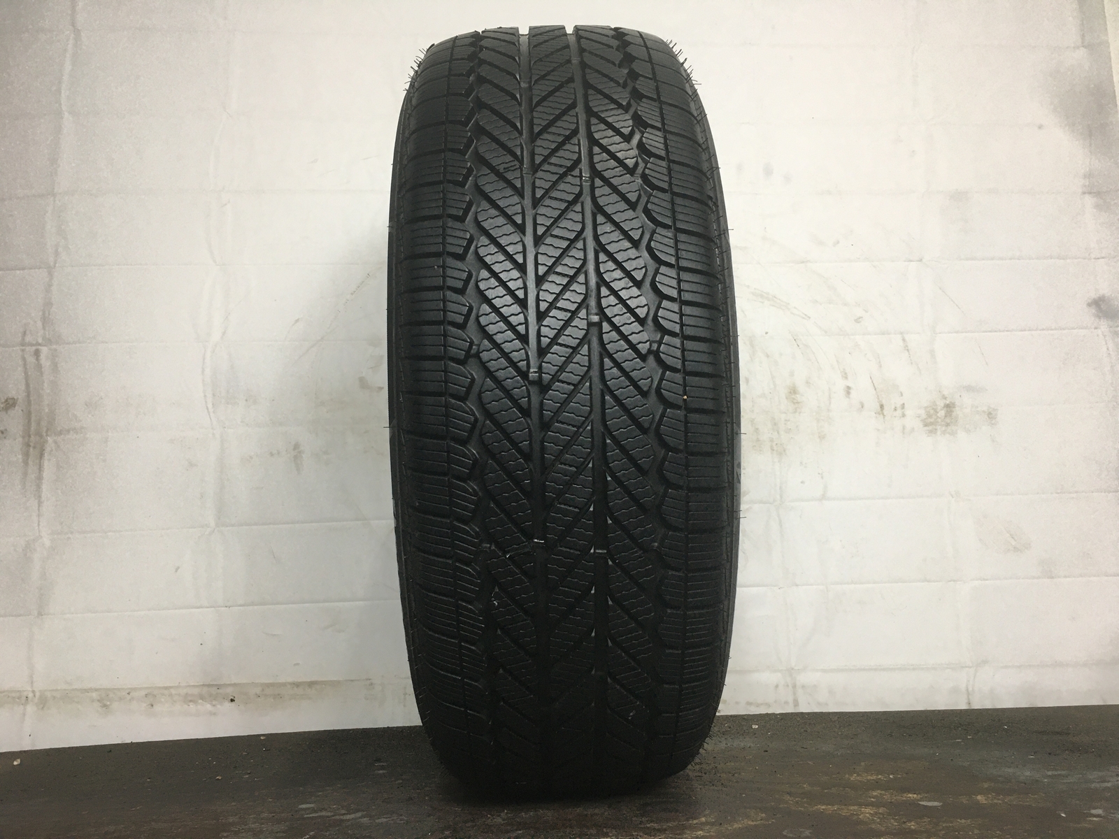 [1] Bridgestone WeatherPeak P245/50R20 245 50 20 Tire – Driven Once