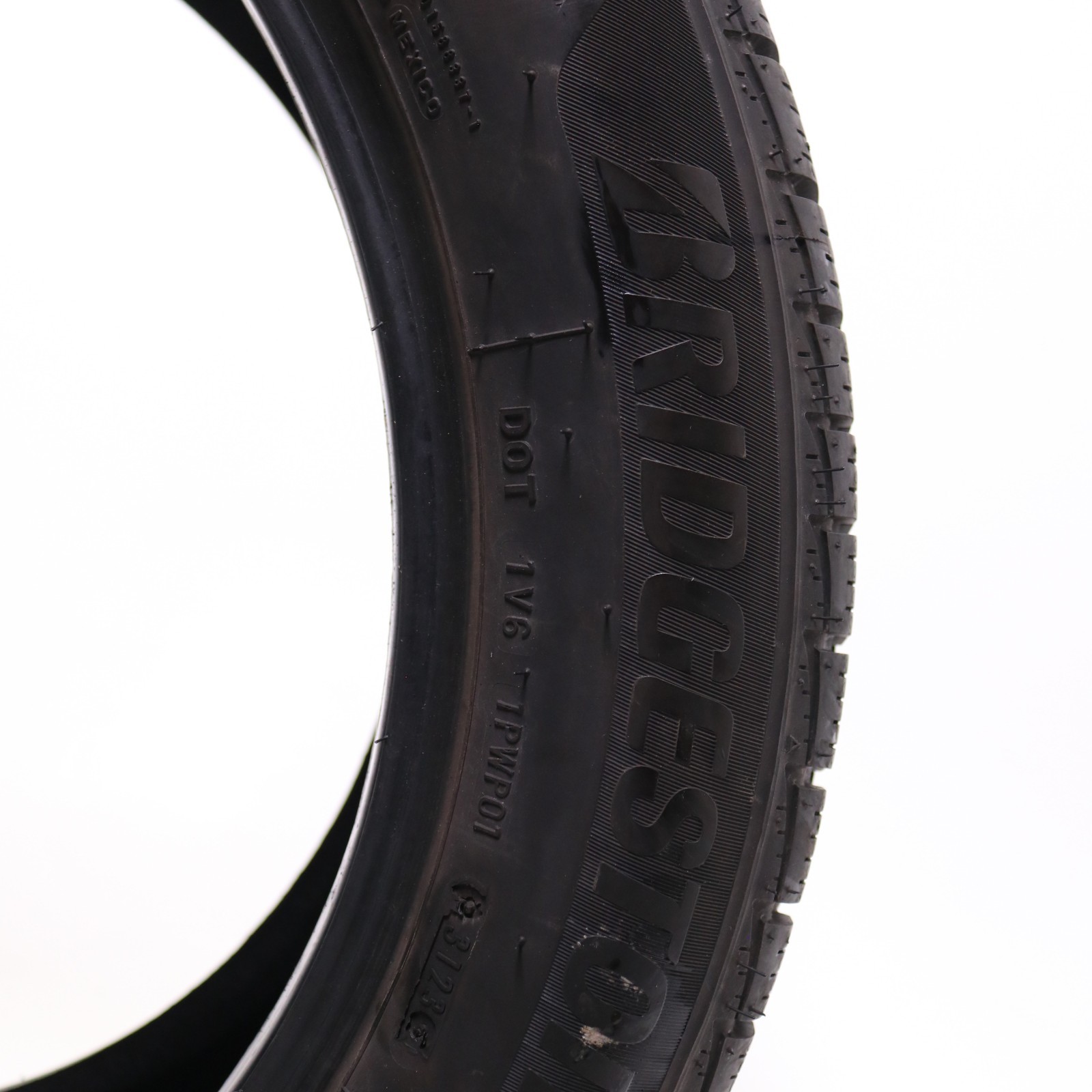 Used 235/50R18 Bridgestone WeatherPeak – 97V – 9/32