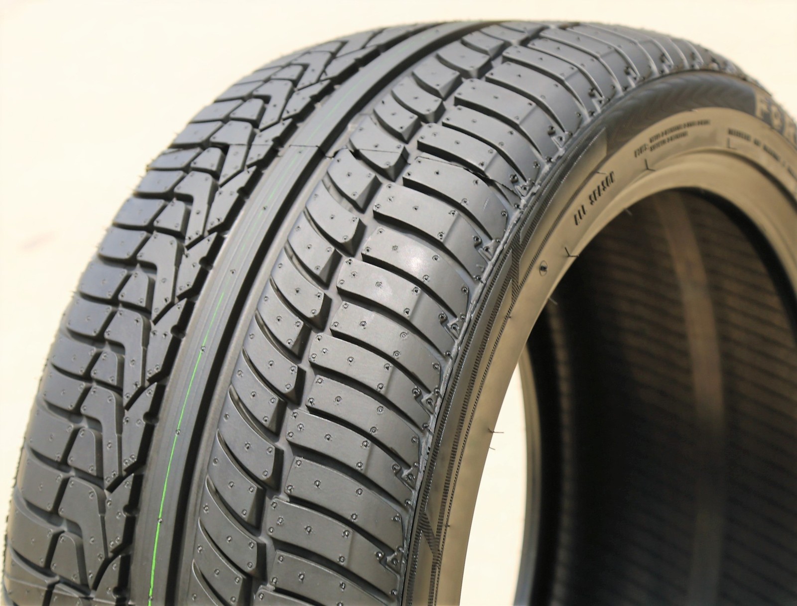 4 Tires Forceum Heptagon SUV 255/45R20 105V XL A/S Performance