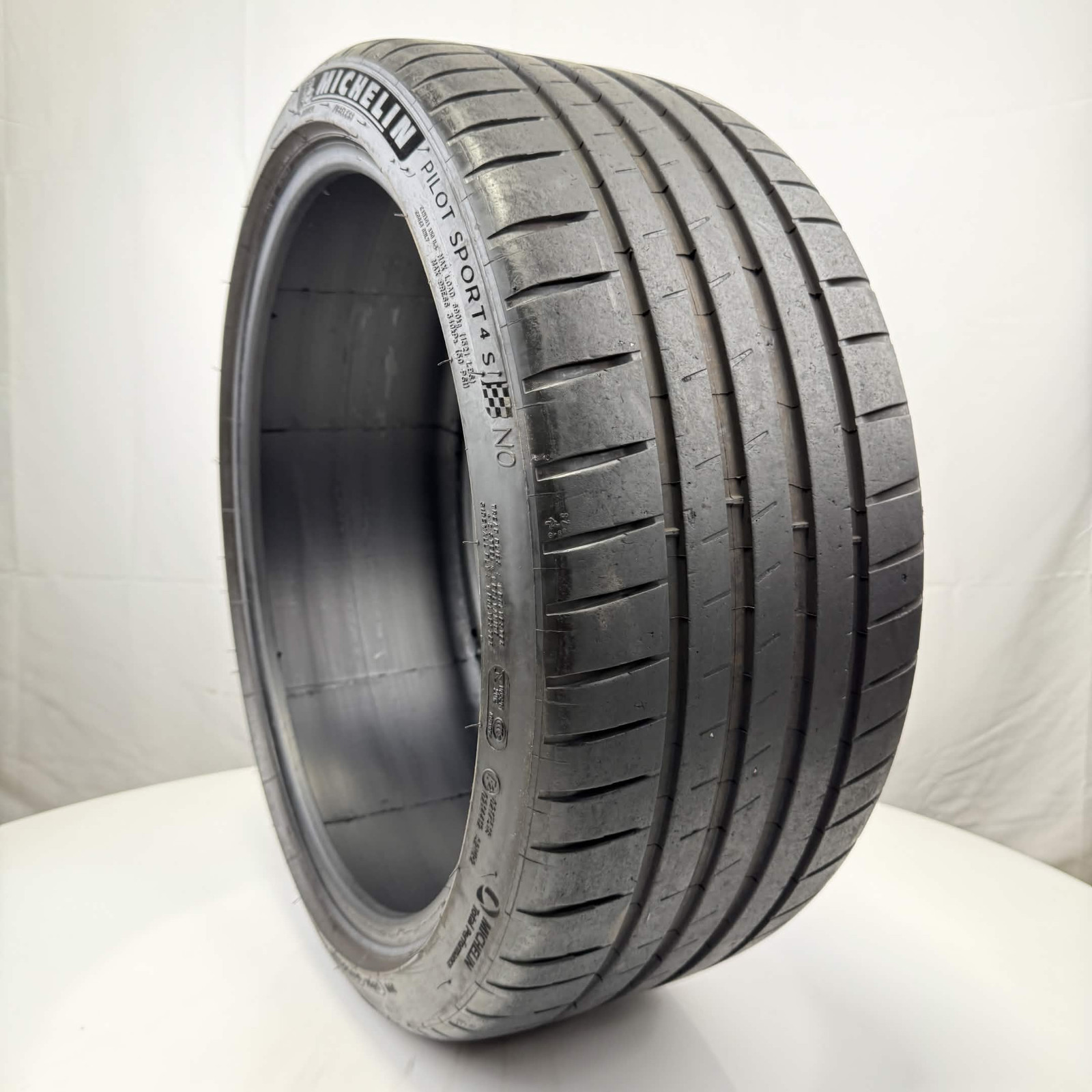 Used 245/35ZR20 Michelin Pilot Sport 4 S NO 95Y 7/32 (DOT 18)