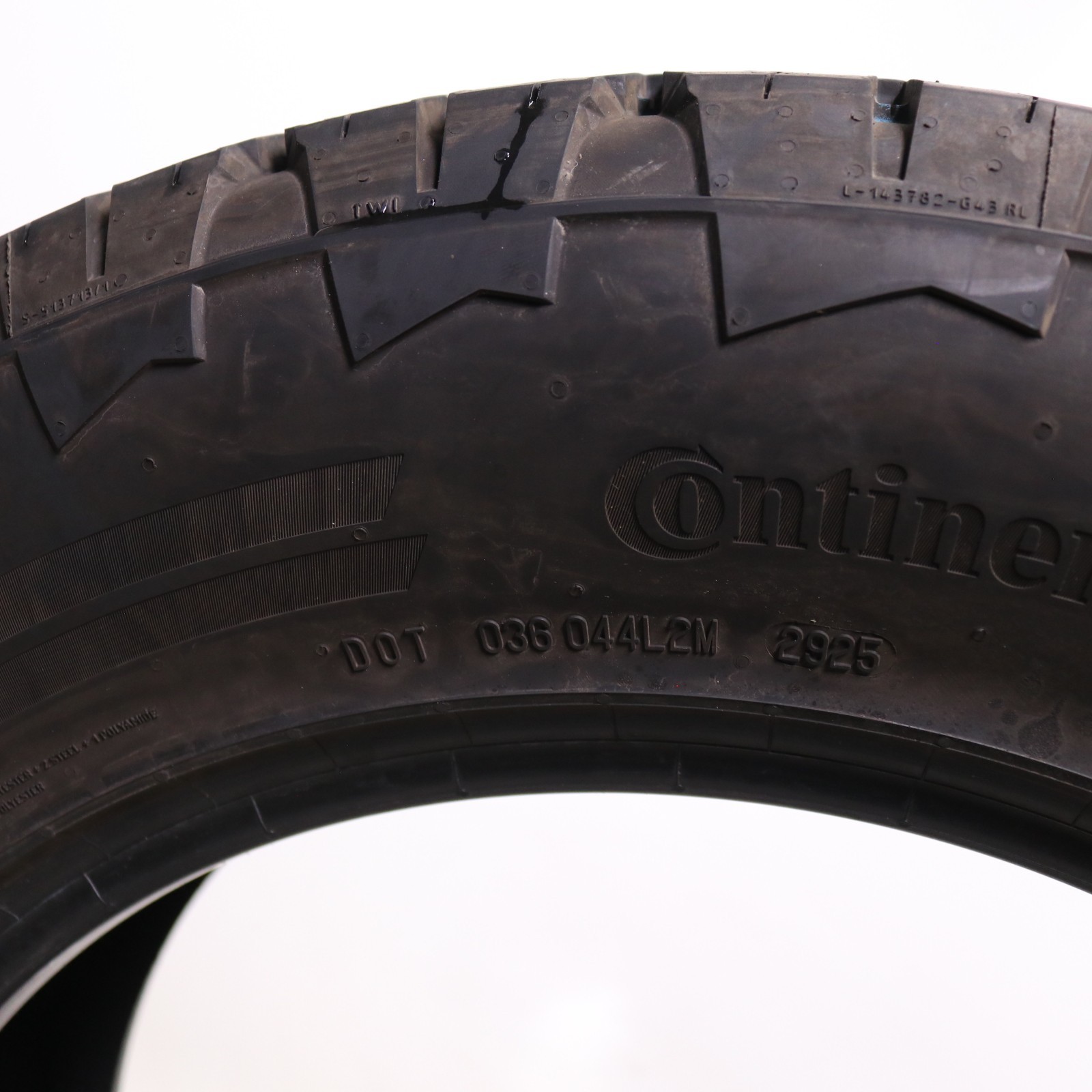 Set of 2 Used 255/60R18 Continental CrossContact ATR – 108H – 11-11.5/32