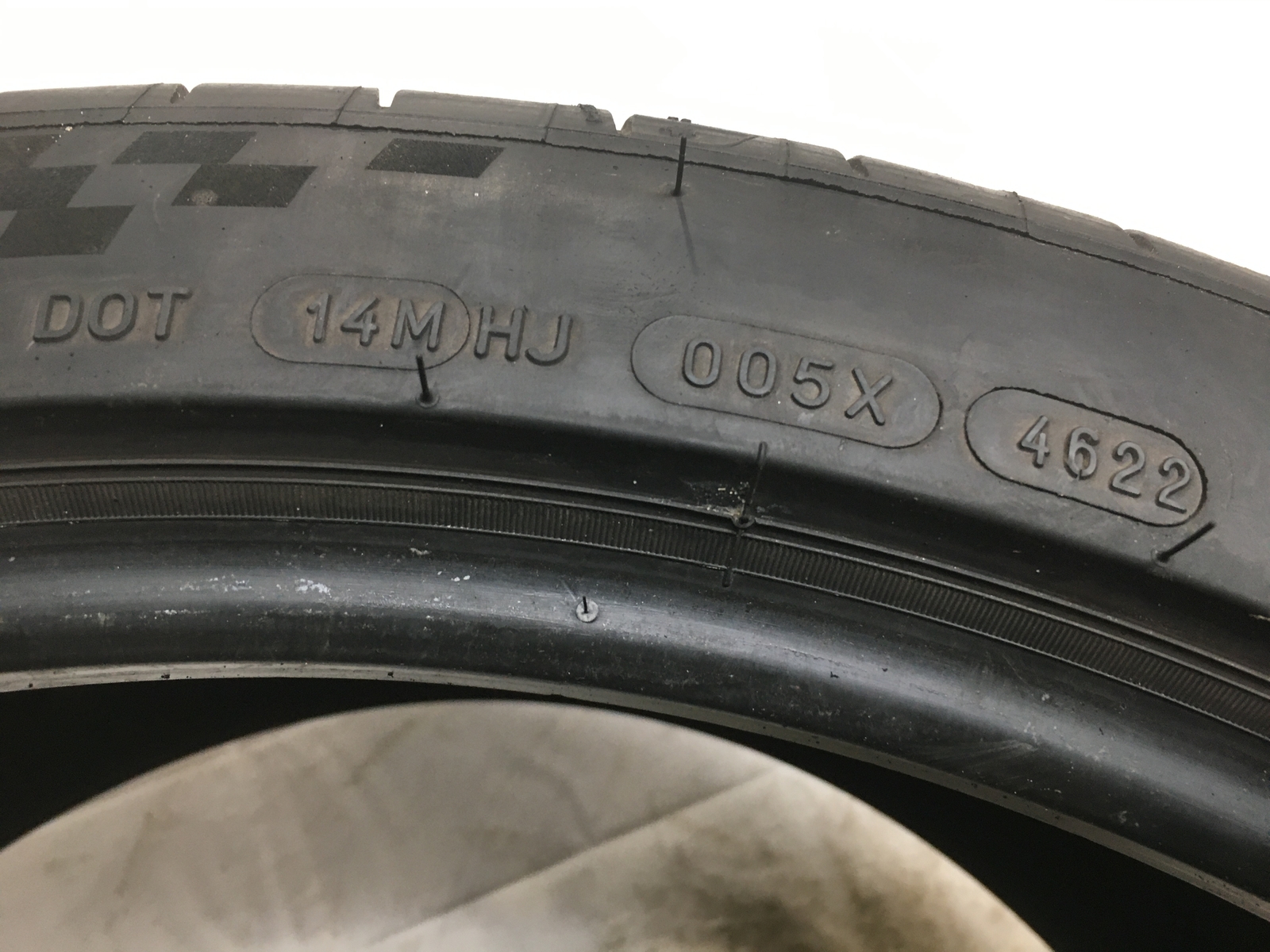 [1] Michelin Pilot Sport 4S P315/30ZR22 315 30 22 Tire 6.5-7.0/32
