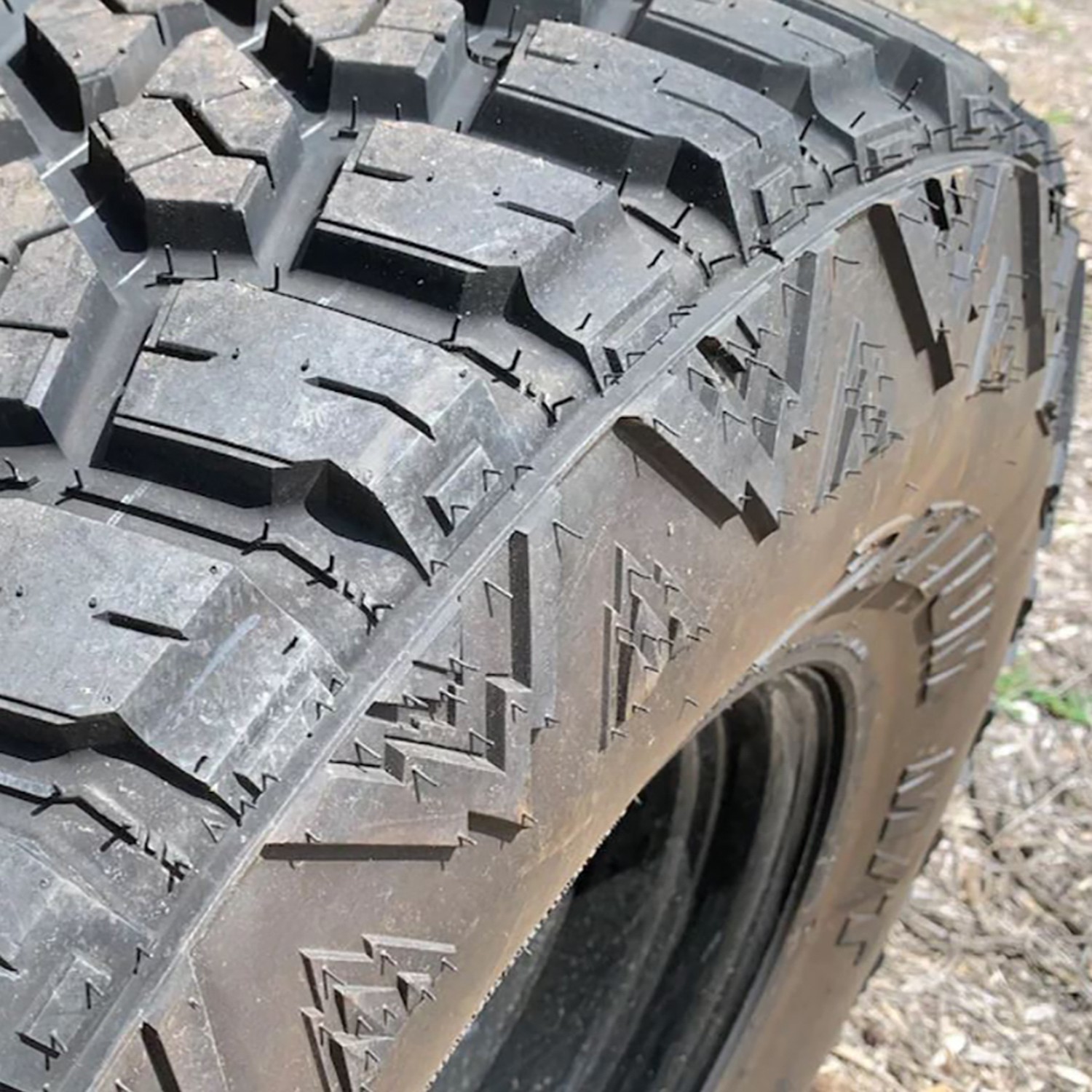 4 Delium Terra Raider M/T KU-255 37X13.50R20 128Q F 12 Ply Light Truck Tires