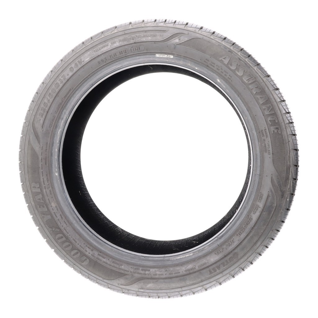 Set of (4) Used 225/50R17 Goodyear Assurance Outlast 94V – 8.5-9.5/32