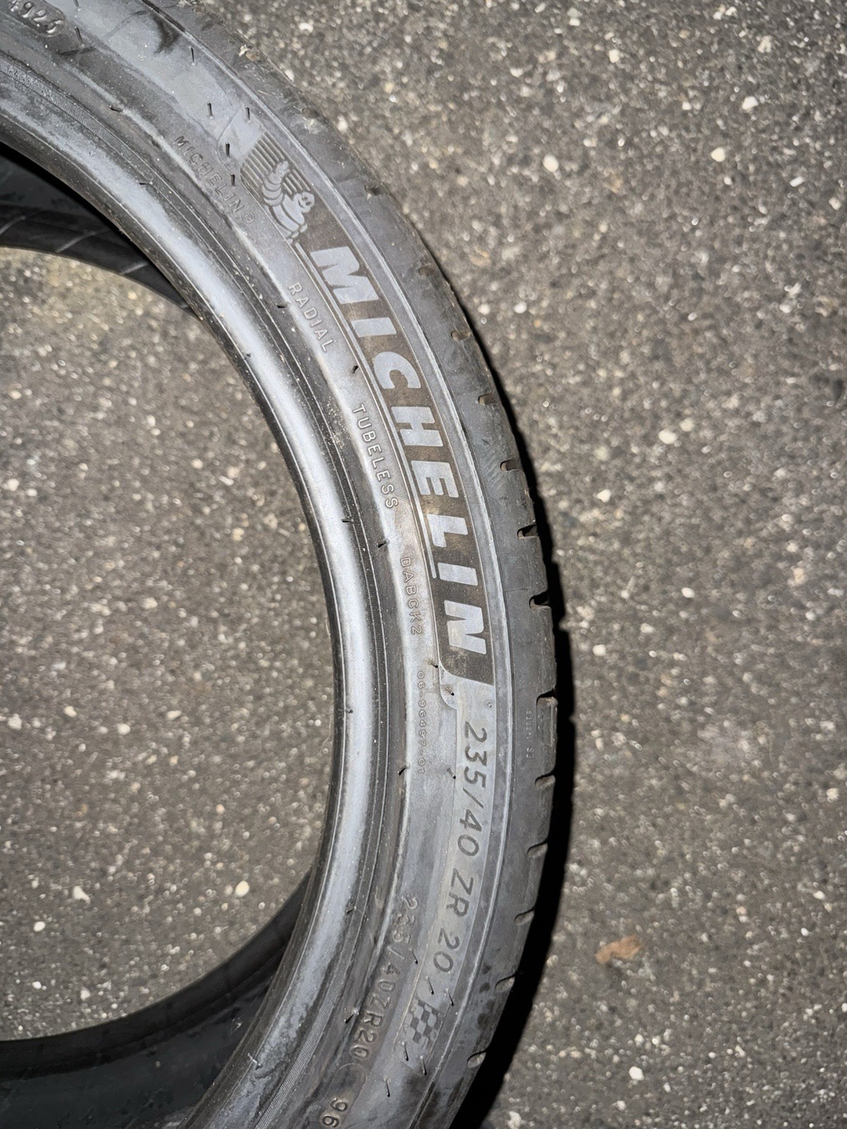 235/40ZR20 2354020 Michelin Pilot Sport All Season4 96Y 8-8.5/32 N232