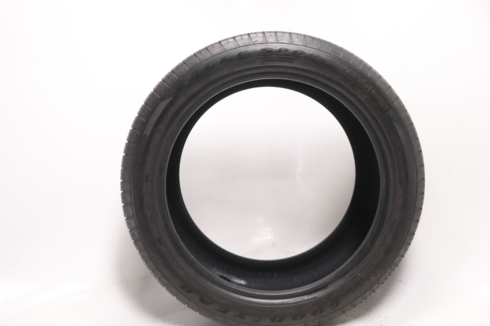 Set of 2 Used 285/40R20 Goodyear Eagle Sport MOExtended – 108V – 7-8/32