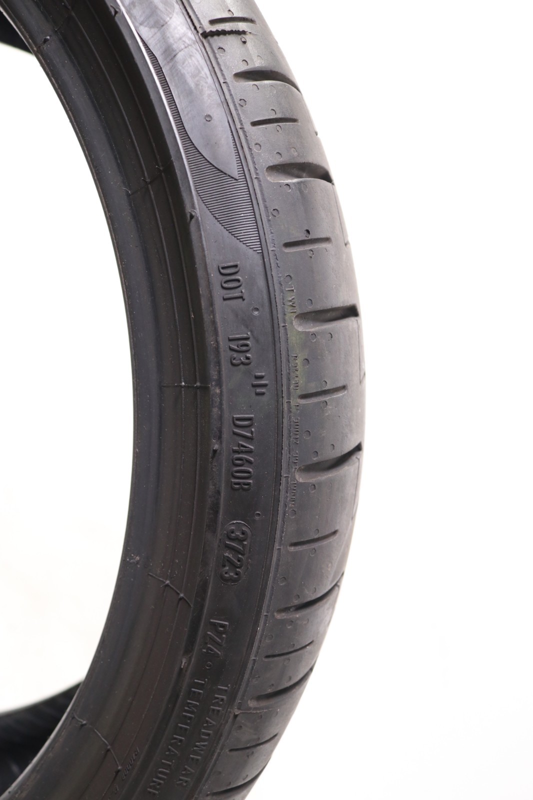 Set of 2 Used 205/40R18 Pirelli P Zero PZ4 Run Flat – 86W – 7-8/32 No Repairs